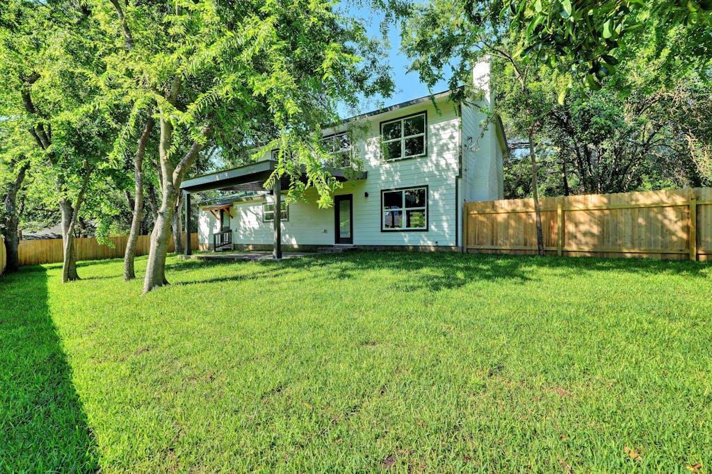 2704 Loyola Ln, Austin, TX 78723