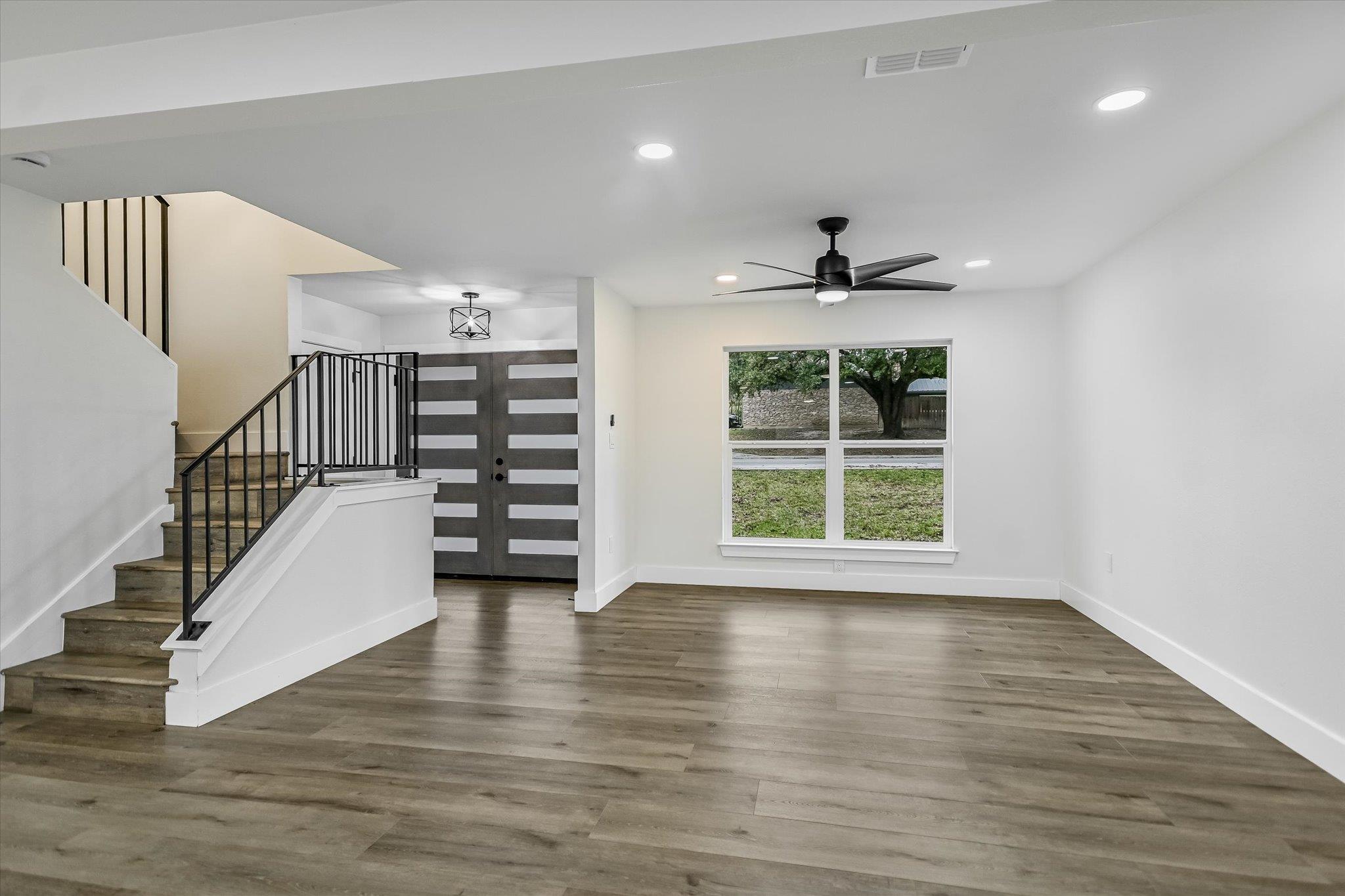 2704 Loyola Ln, Austin, TX 78723