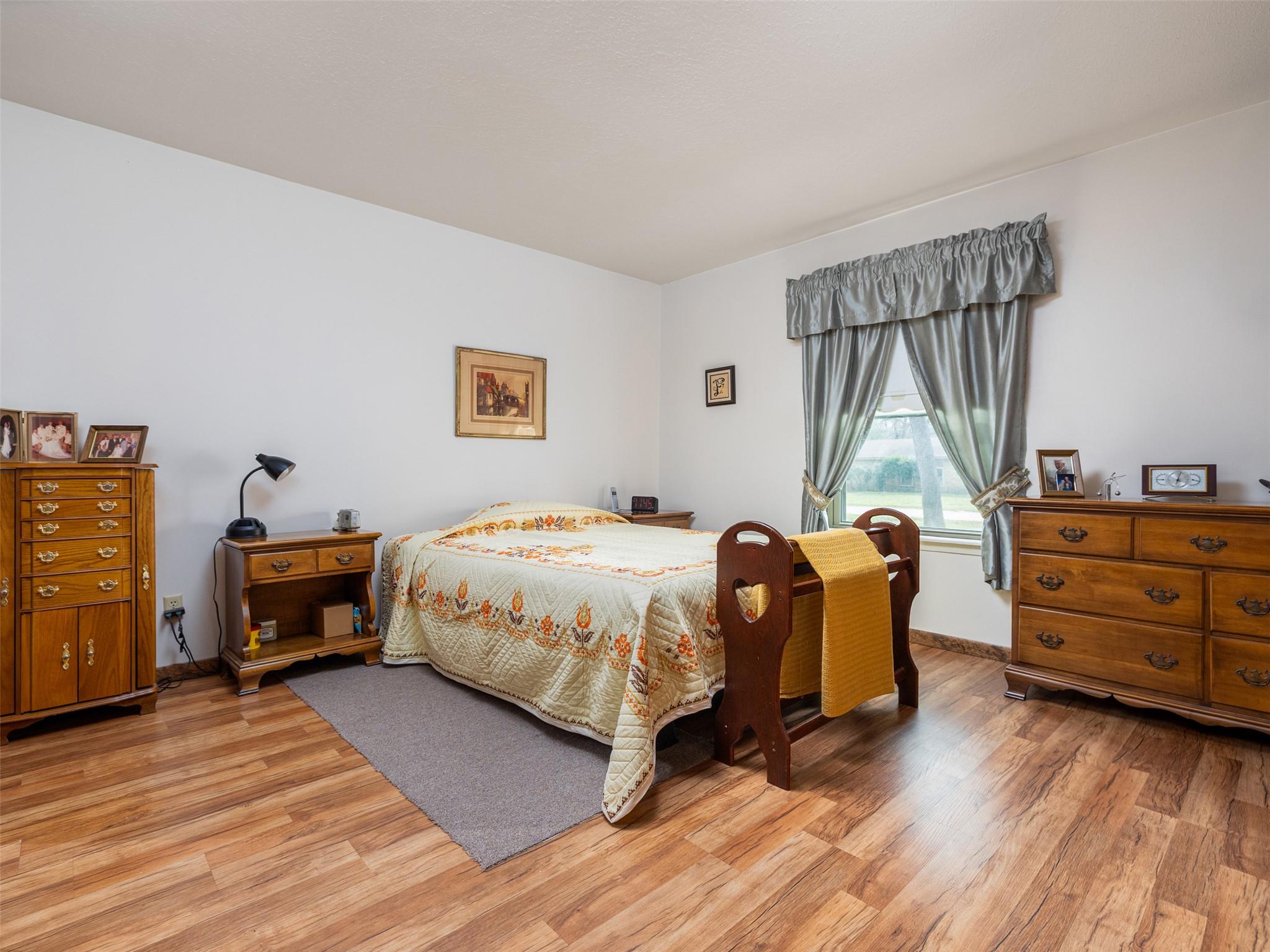 1704 Yokley Rd, Rockdale, TX 76567