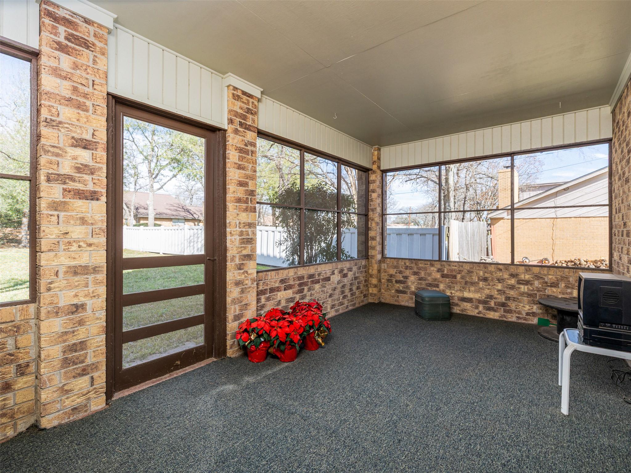 1704 Yokley Rd, Rockdale, TX 76567