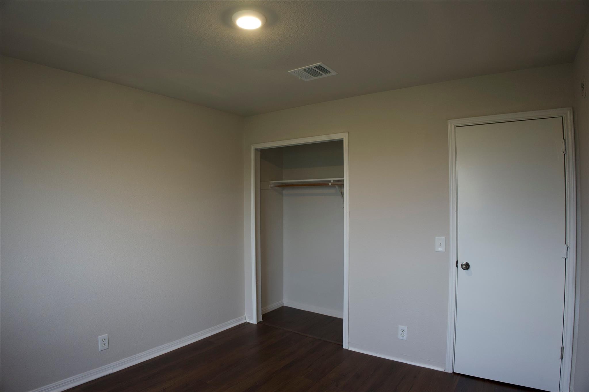 502 Stewart Dr, Hutto, TX 78634