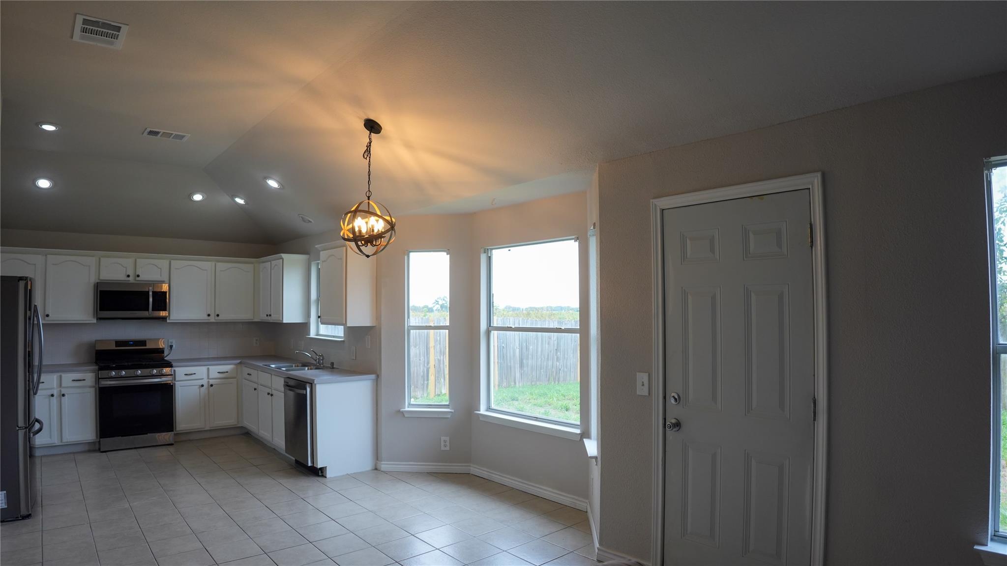 502 Stewart Dr, Hutto, TX 78634