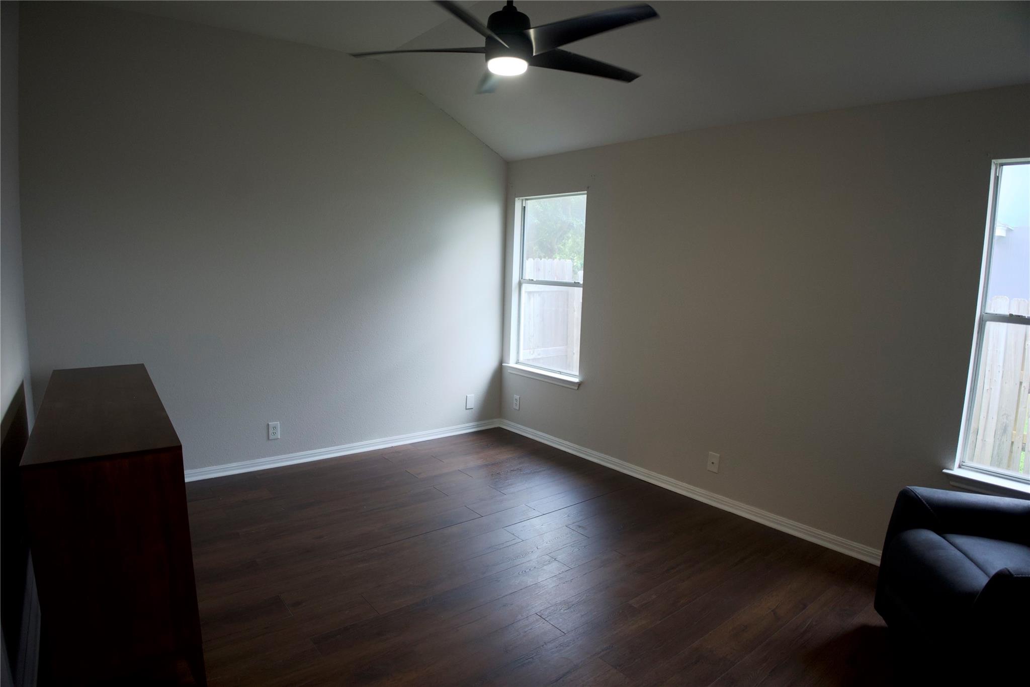 502 Stewart Dr, Hutto, TX 78634