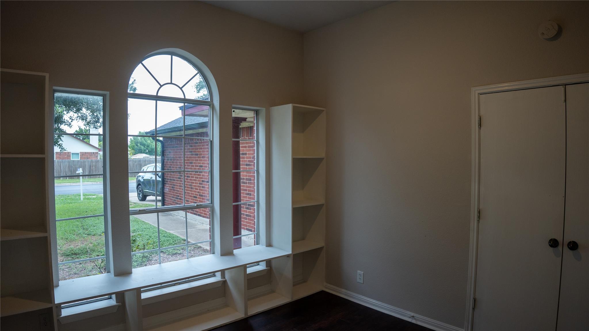 502 Stewart Dr, Hutto, TX 78634