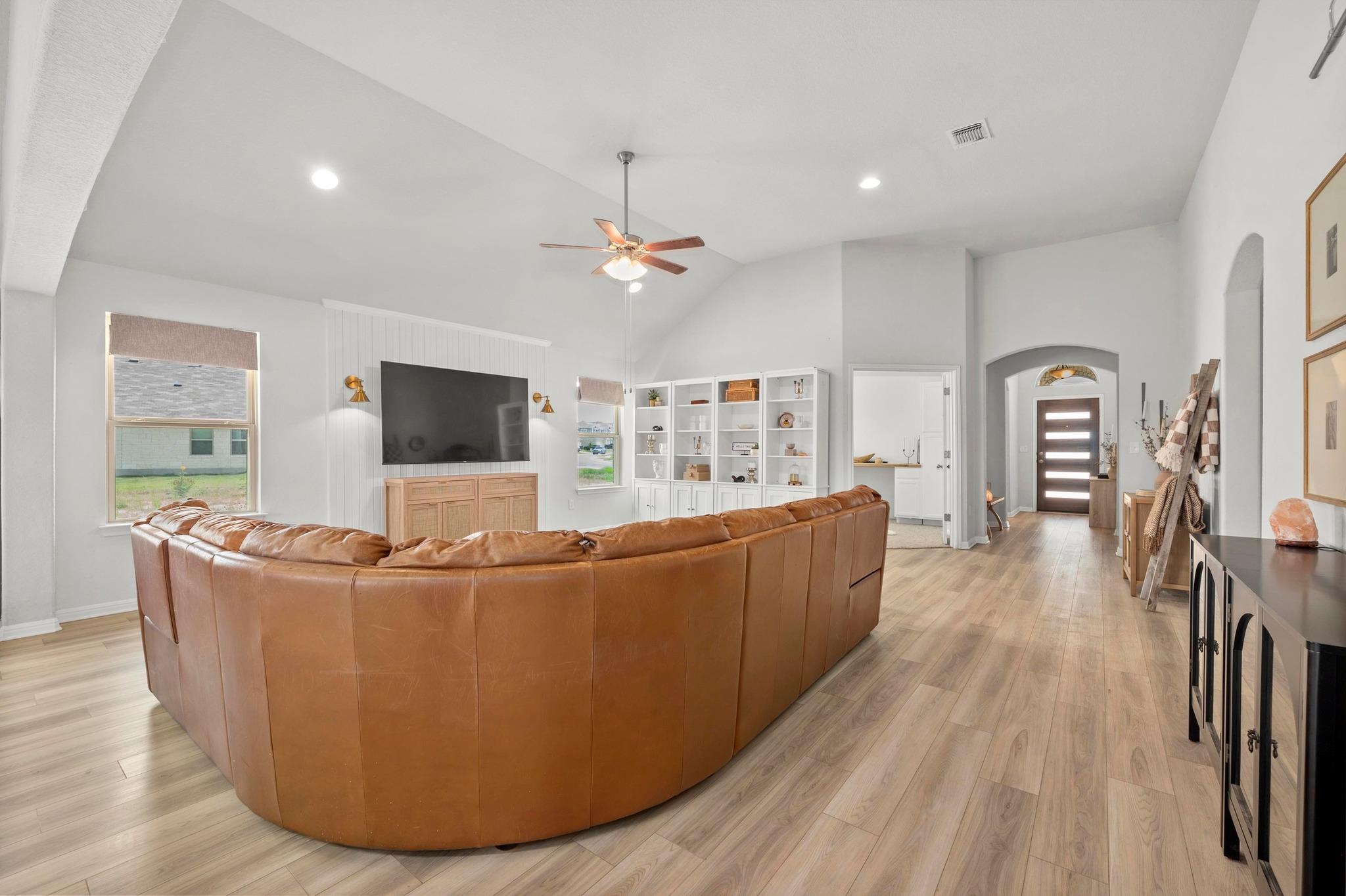 352 Backstays Loop, Kyle, TX 78640