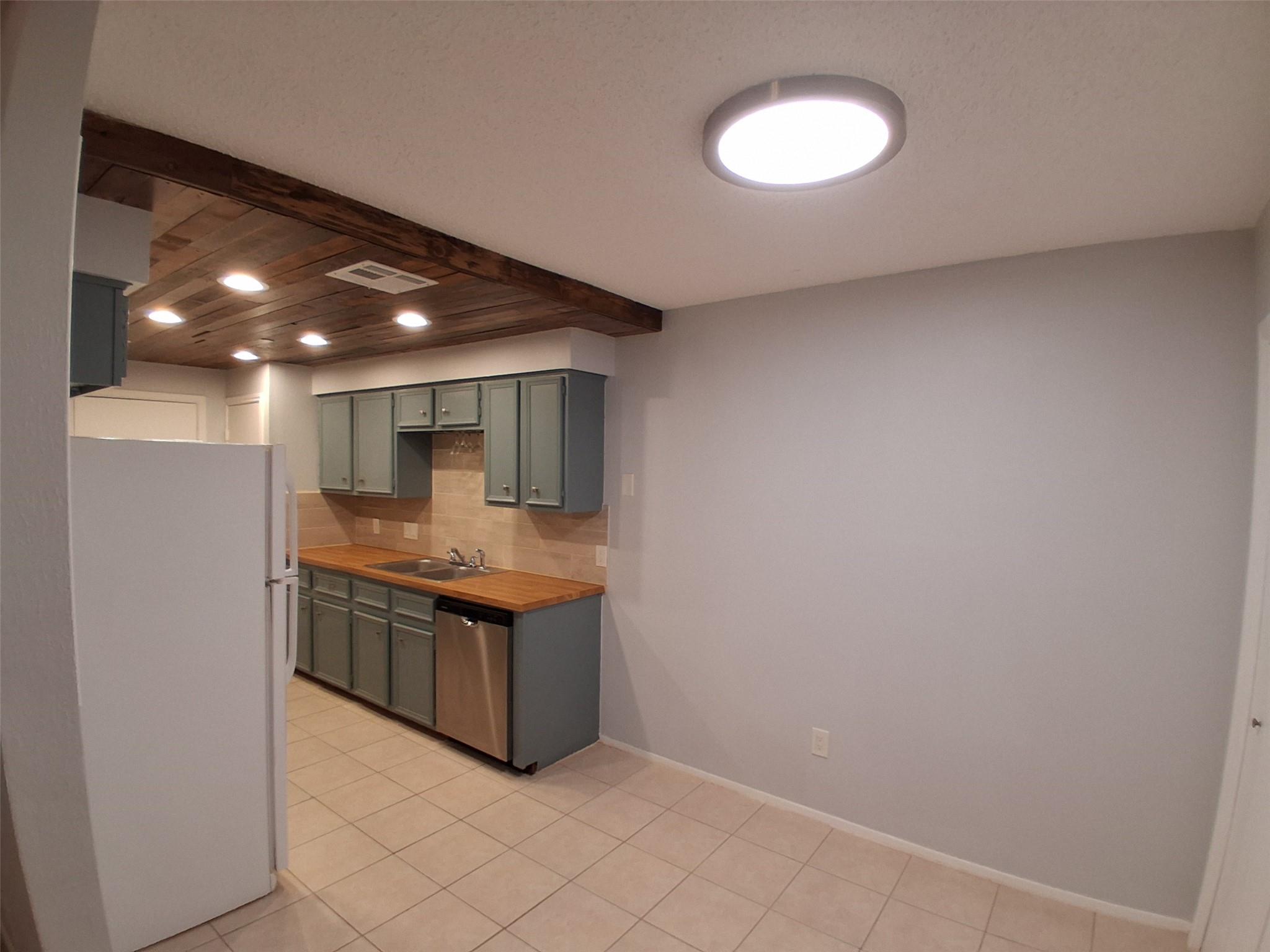 618 Rollingway Dr # B, Round Rock, TX 78681