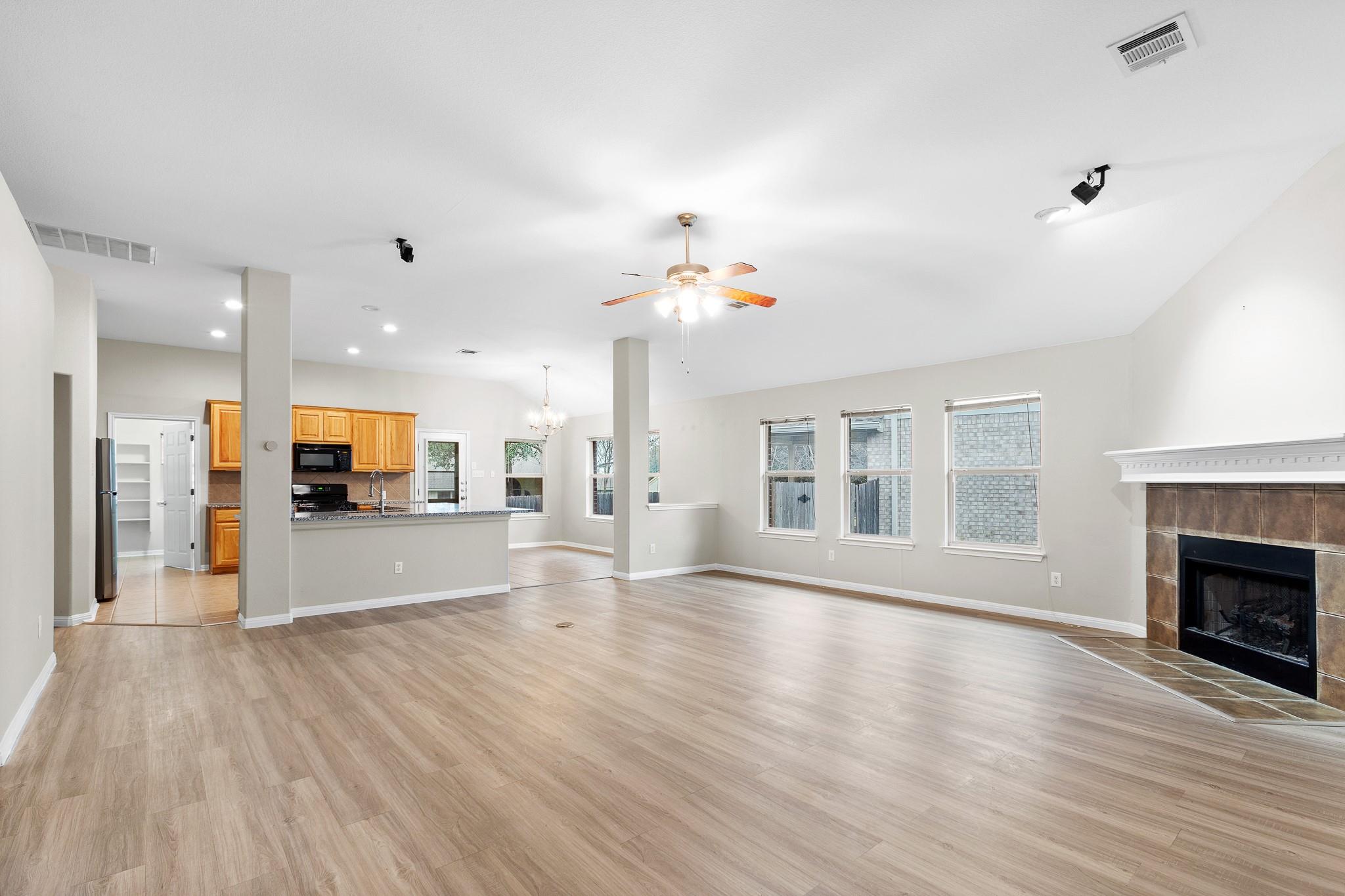 2205 Speidel Dr, Pflugerville, TX 78660