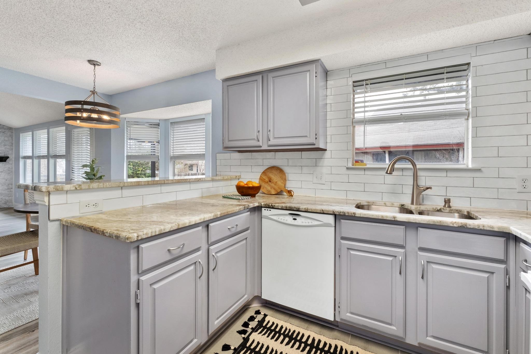 8103 Washita Dr, Austin, TX 78749