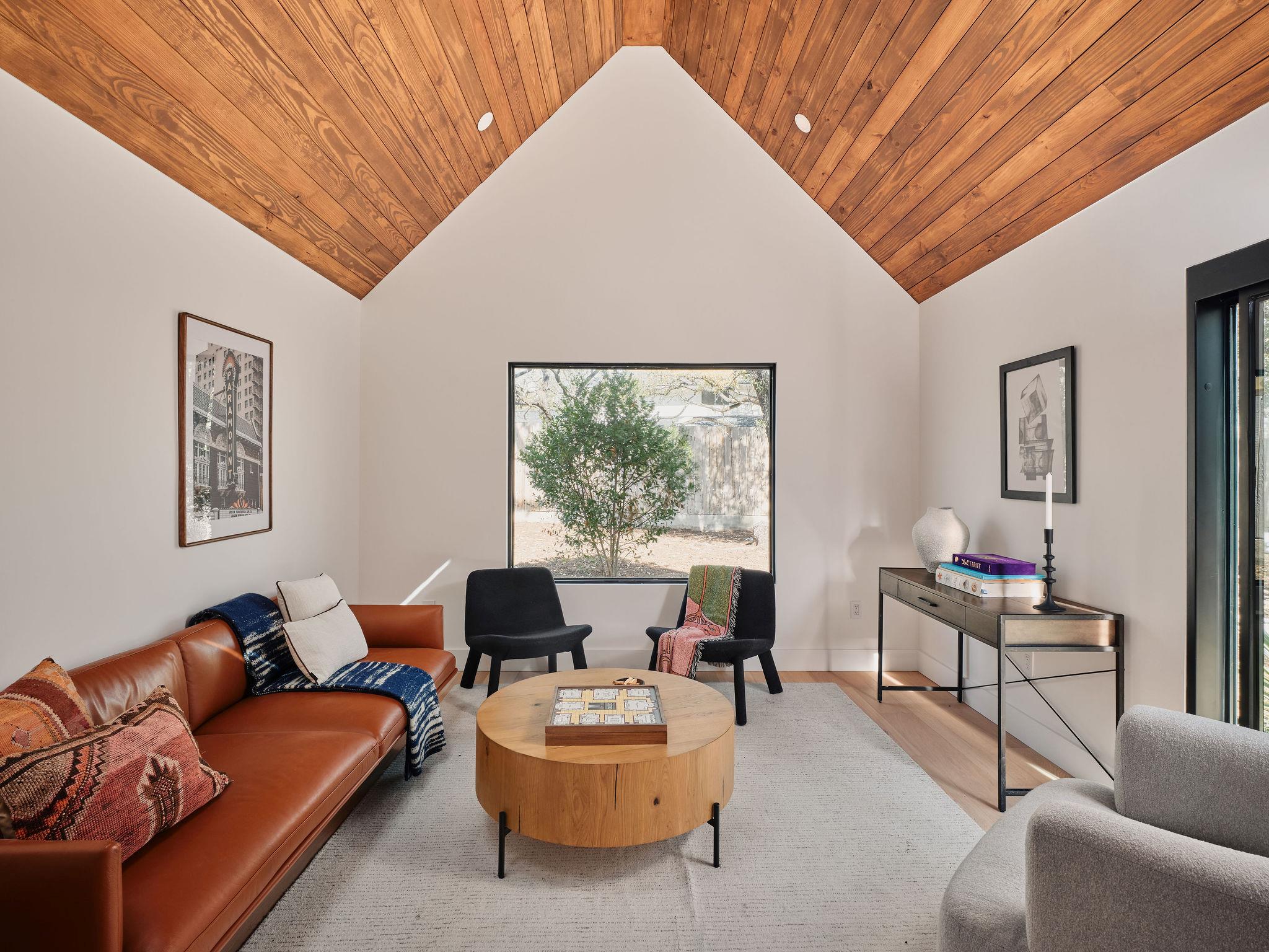 4214 Deepwoods Dr, Austin, TX 78731