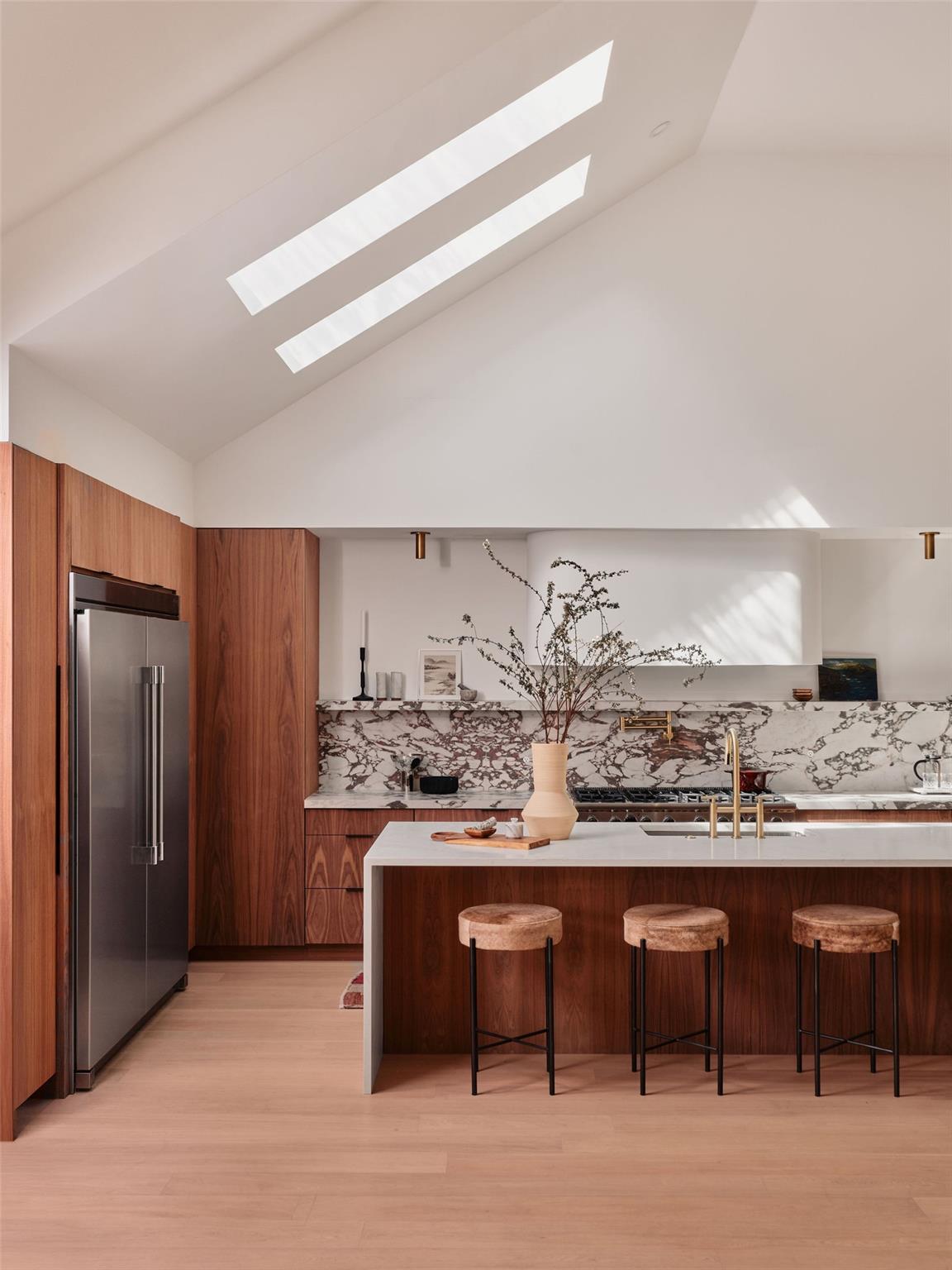 4214 Deepwoods Dr, Austin, TX 78731