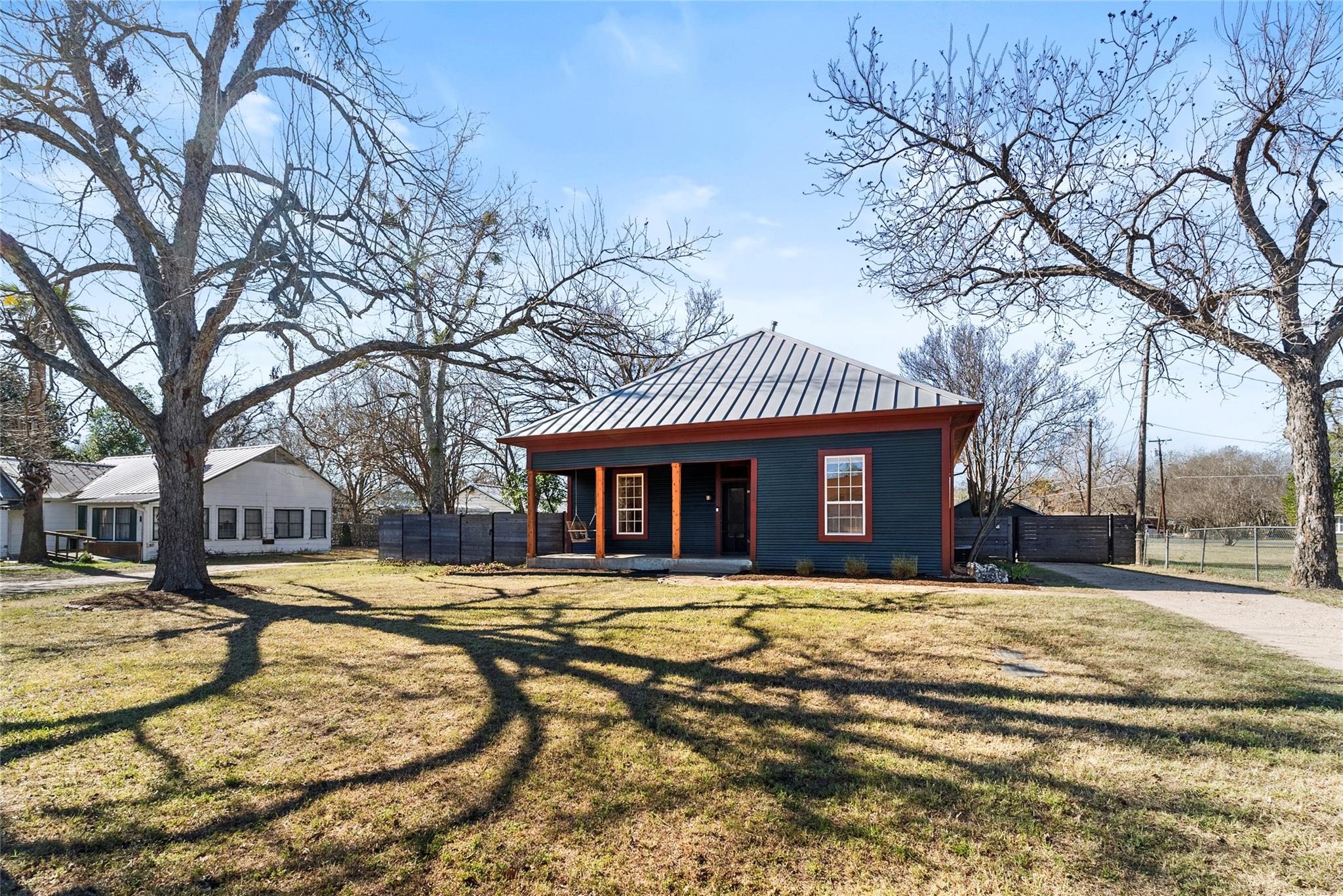 518 N Avenue F, Elgin, TX 78621