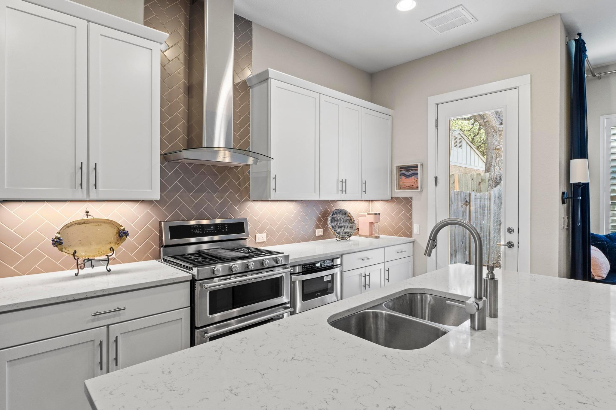 4323 Spicewood Springs Rd # 6, Austin, TX 78759