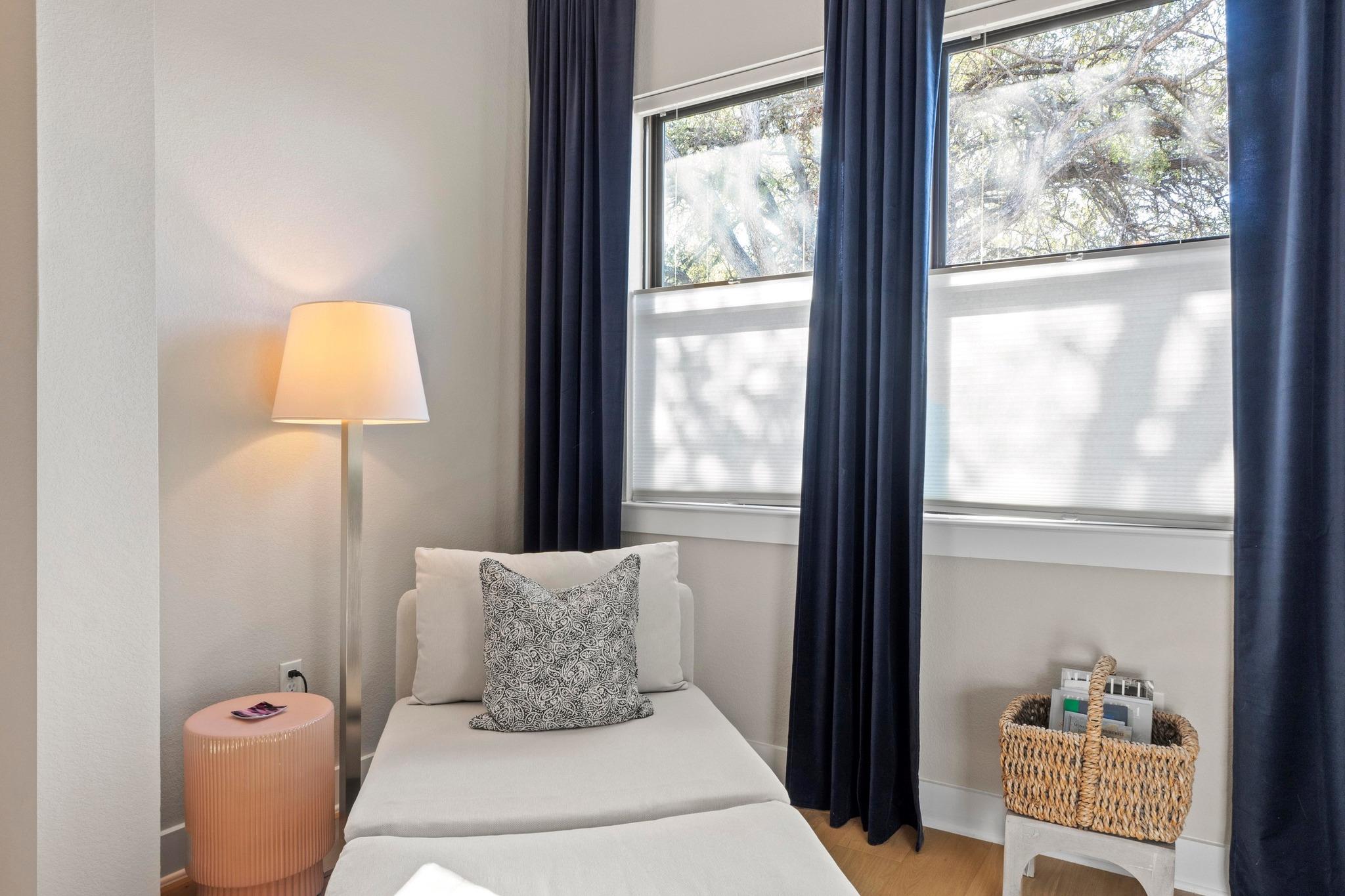 4323 Spicewood Springs Rd # 6, Austin, TX 78759