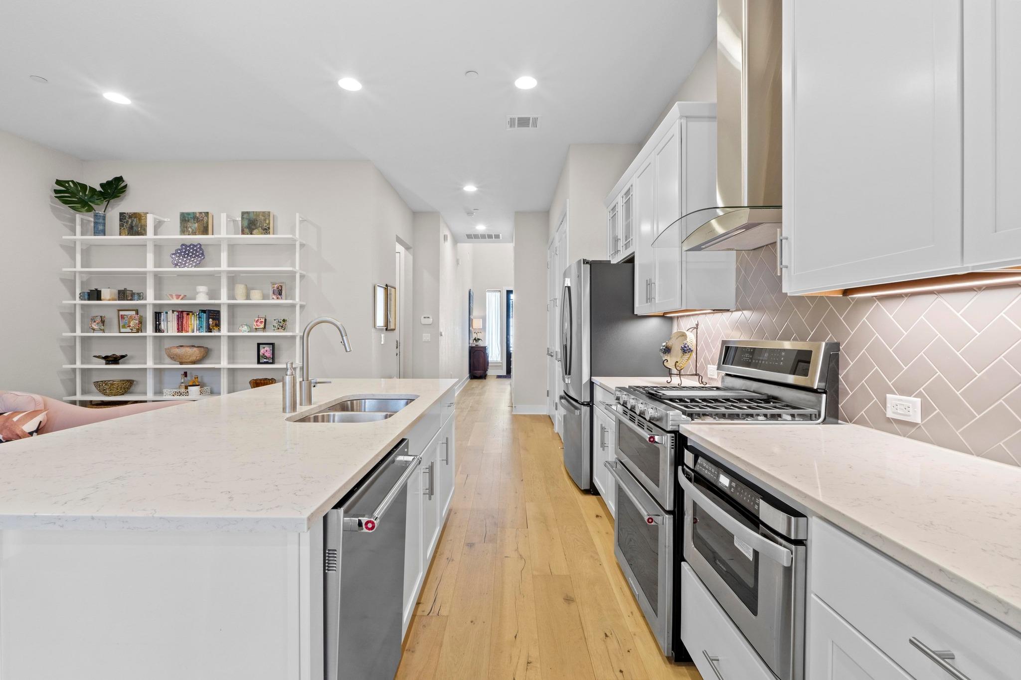 4323 Spicewood Springs Rd # 6, Austin, TX 78759