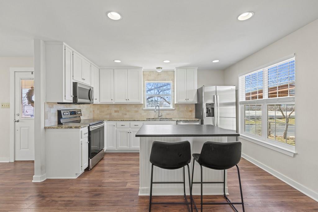 204 Morning Glory Dr, Fredericksburg, TX 78624