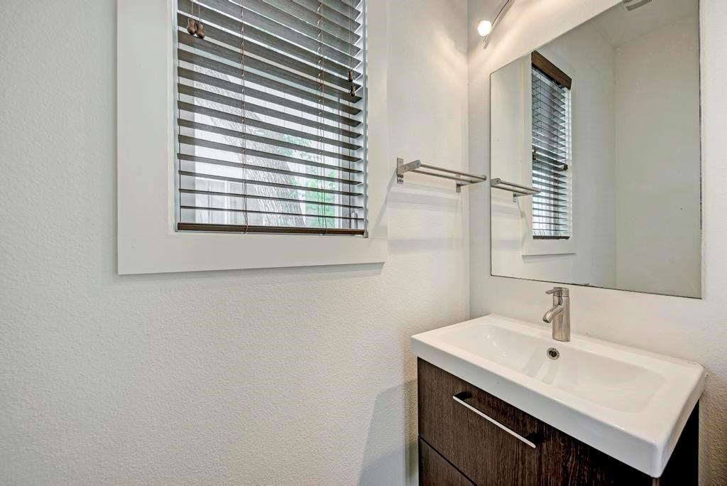 2512 Wheless Ln # 7, Austin, TX 78723