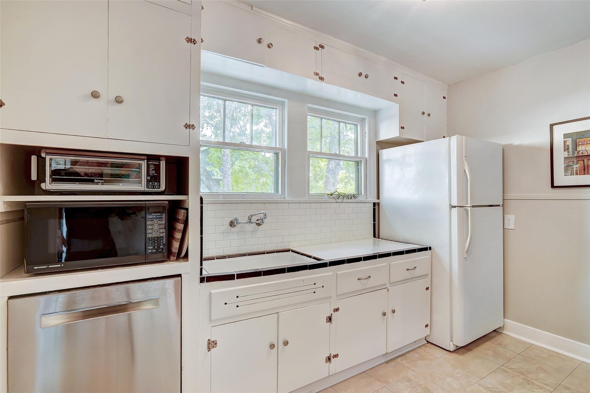 5204 Huisache St # 1, Austin, TX 78751