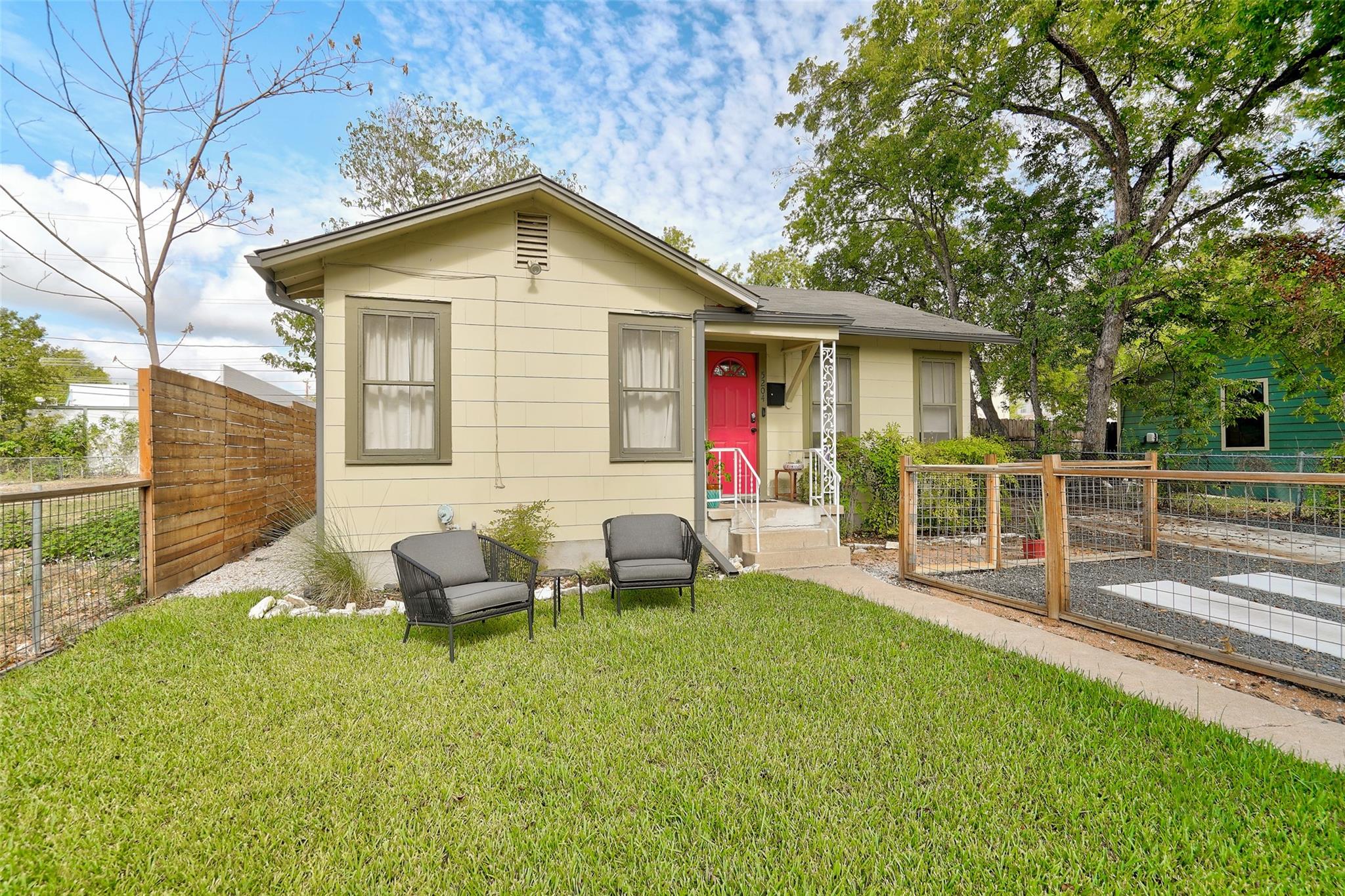 5204 Huisache St # 1, Austin, TX 78751