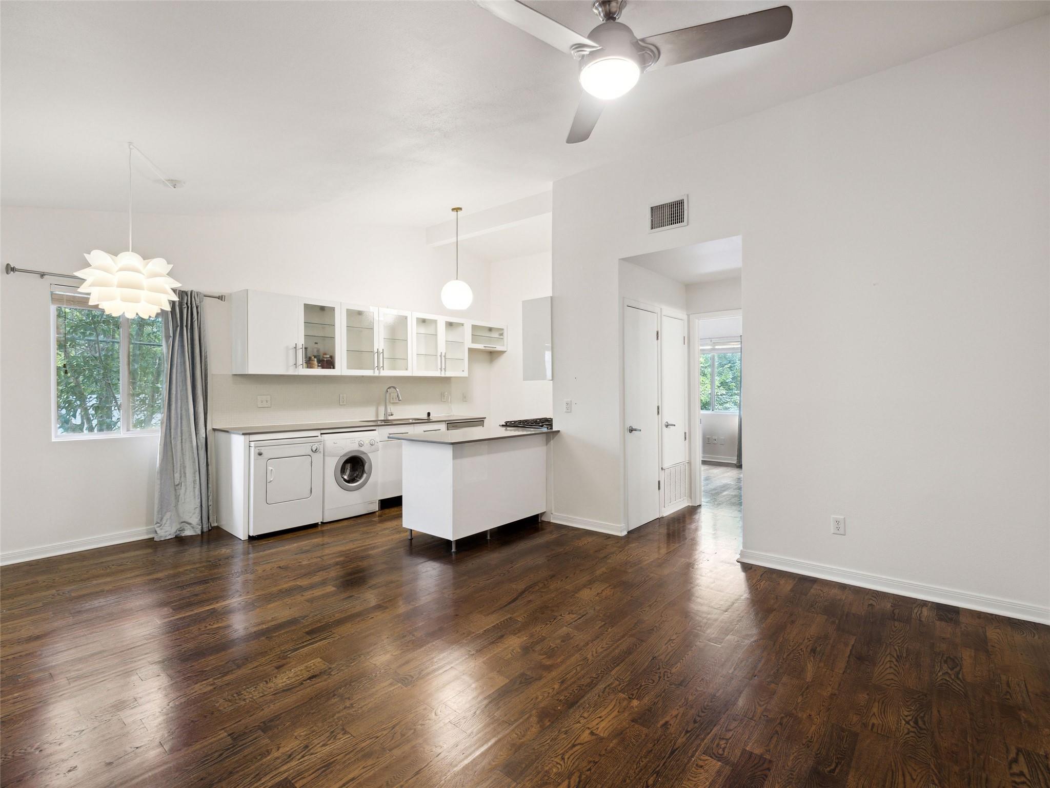 1503 W 9th St # 204, Austin, TX 78703