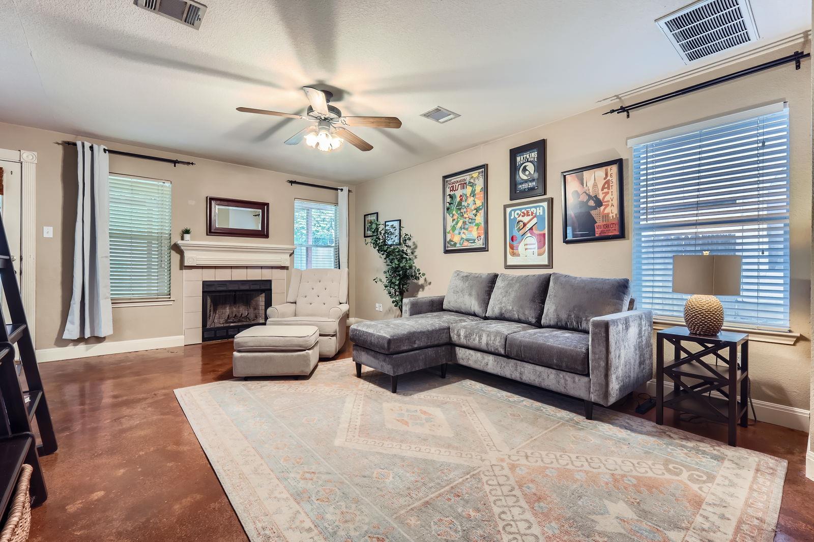 1125 Strickland Dr, Austin, TX 78748