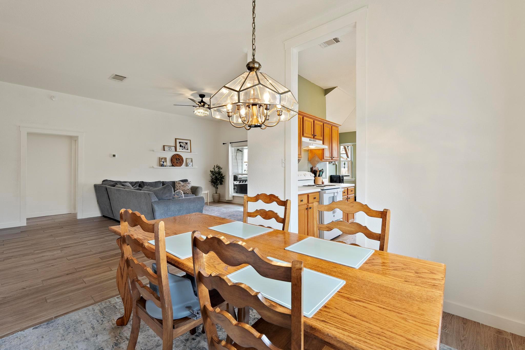 1808 Cedarlawn St, Taylor, TX 76574