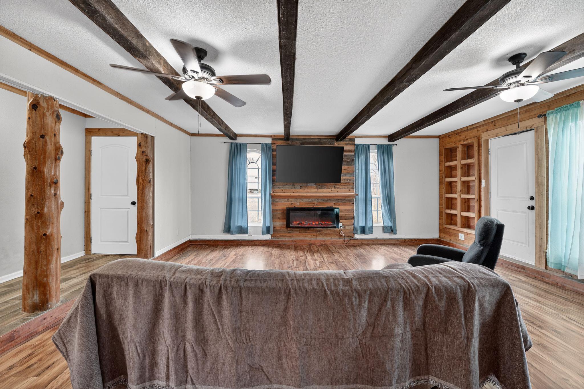 174 Monroe King Ln, Elgin, TX 78621