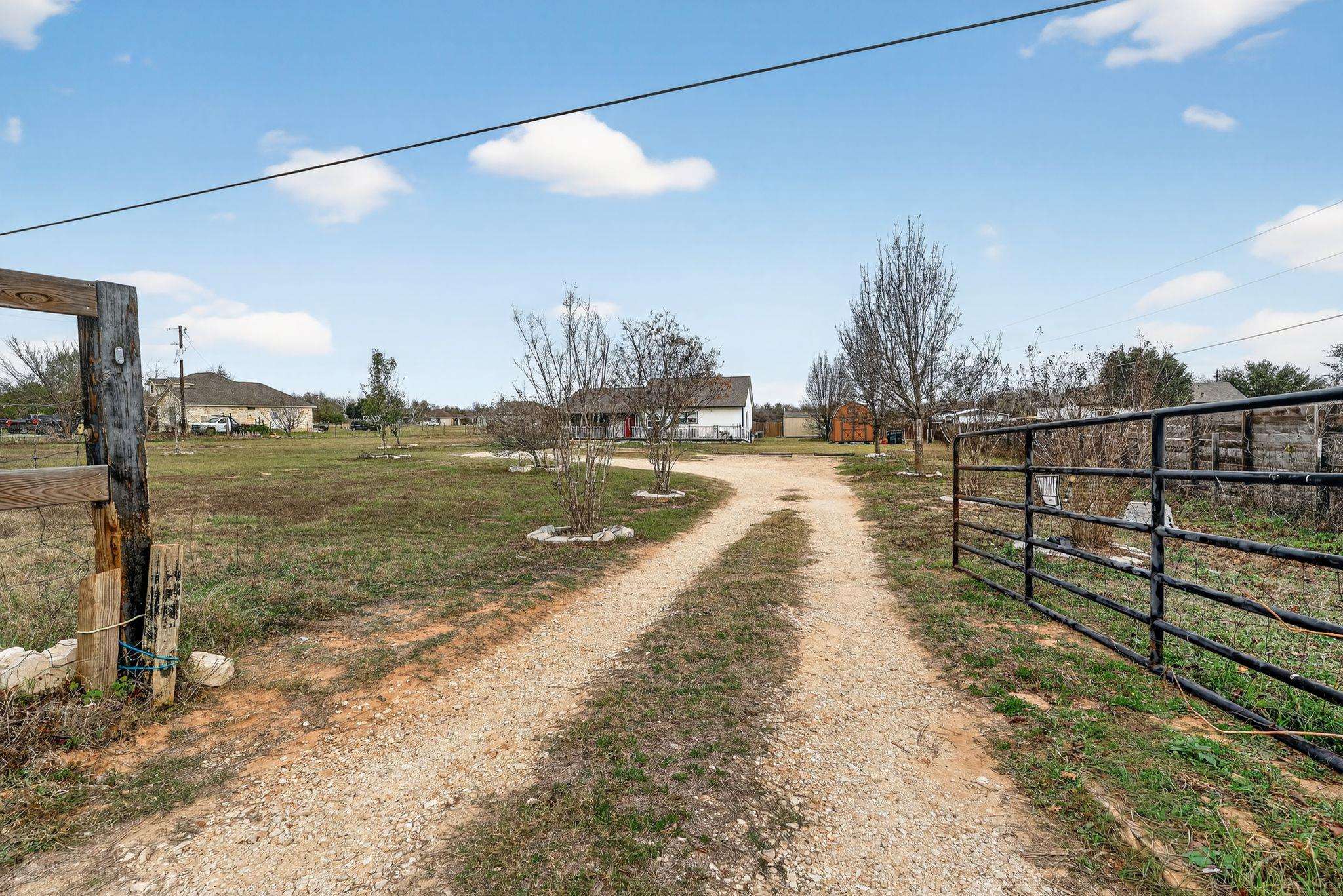 174 Monroe King Ln, Elgin, TX 78621