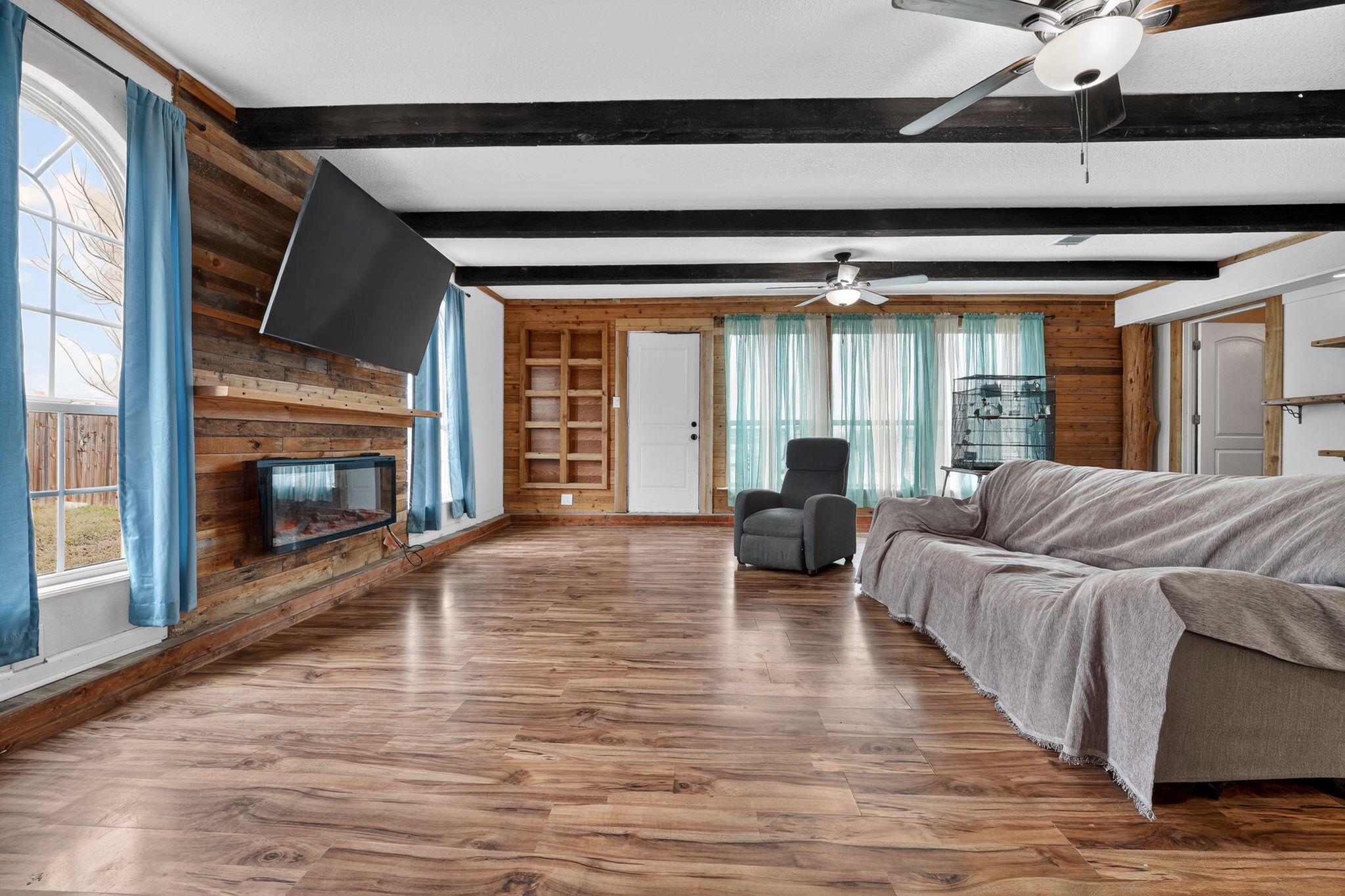 174 Monroe King Ln, Elgin, TX 78621