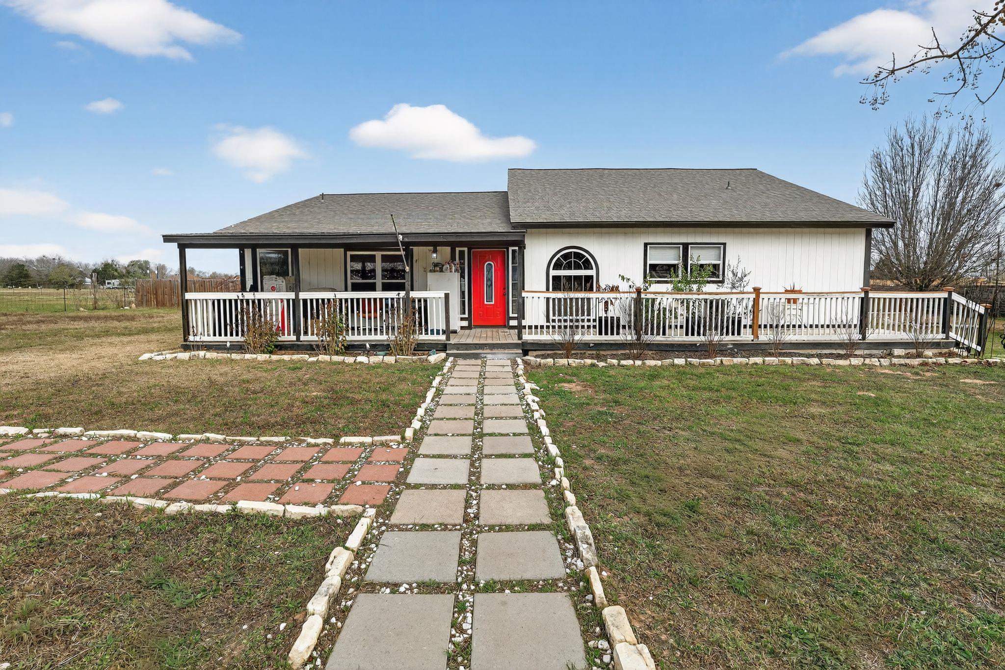 174 Monroe King Ln, Elgin, TX 78621