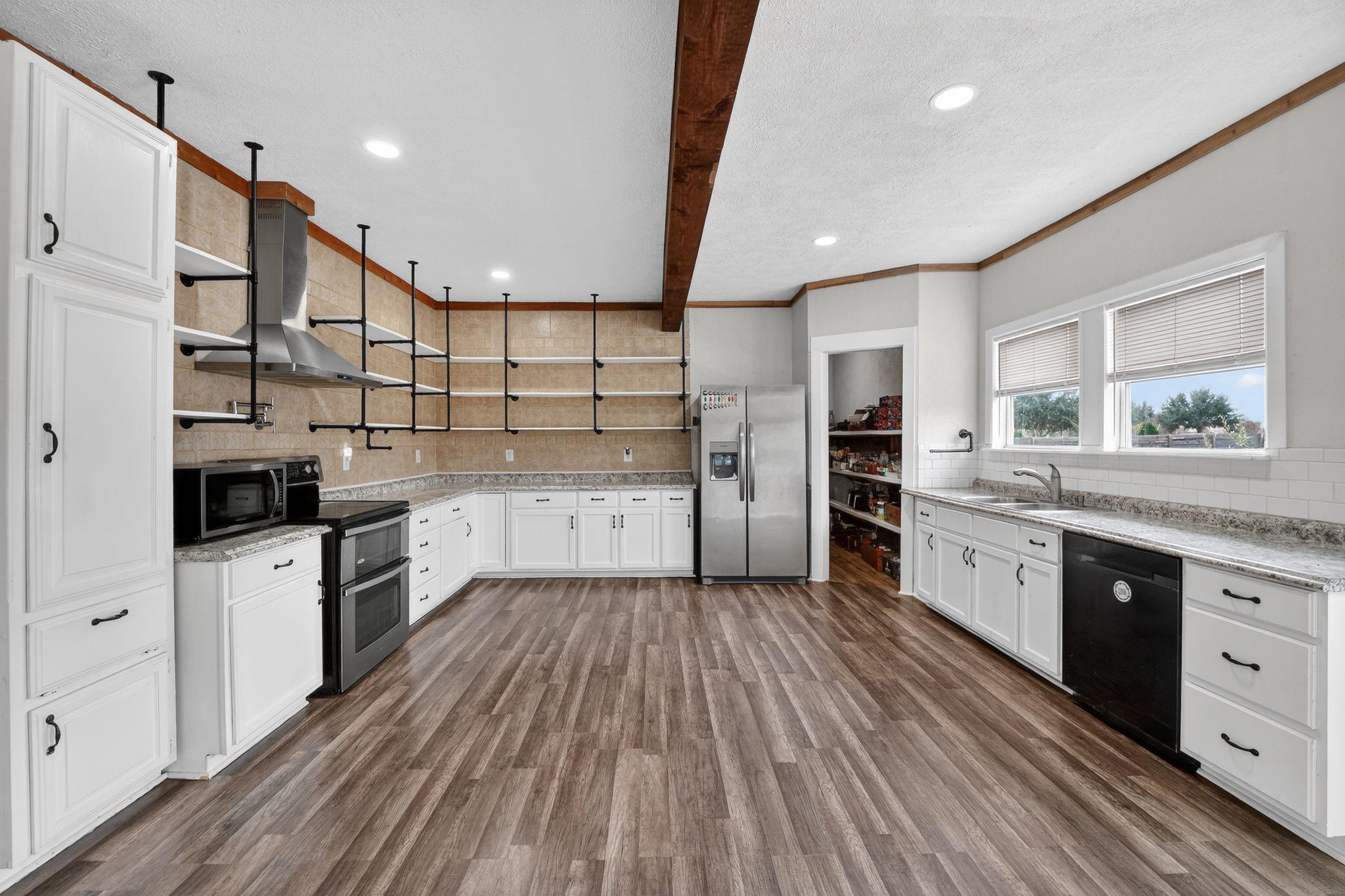 174 Monroe King Ln, Elgin, TX 78621