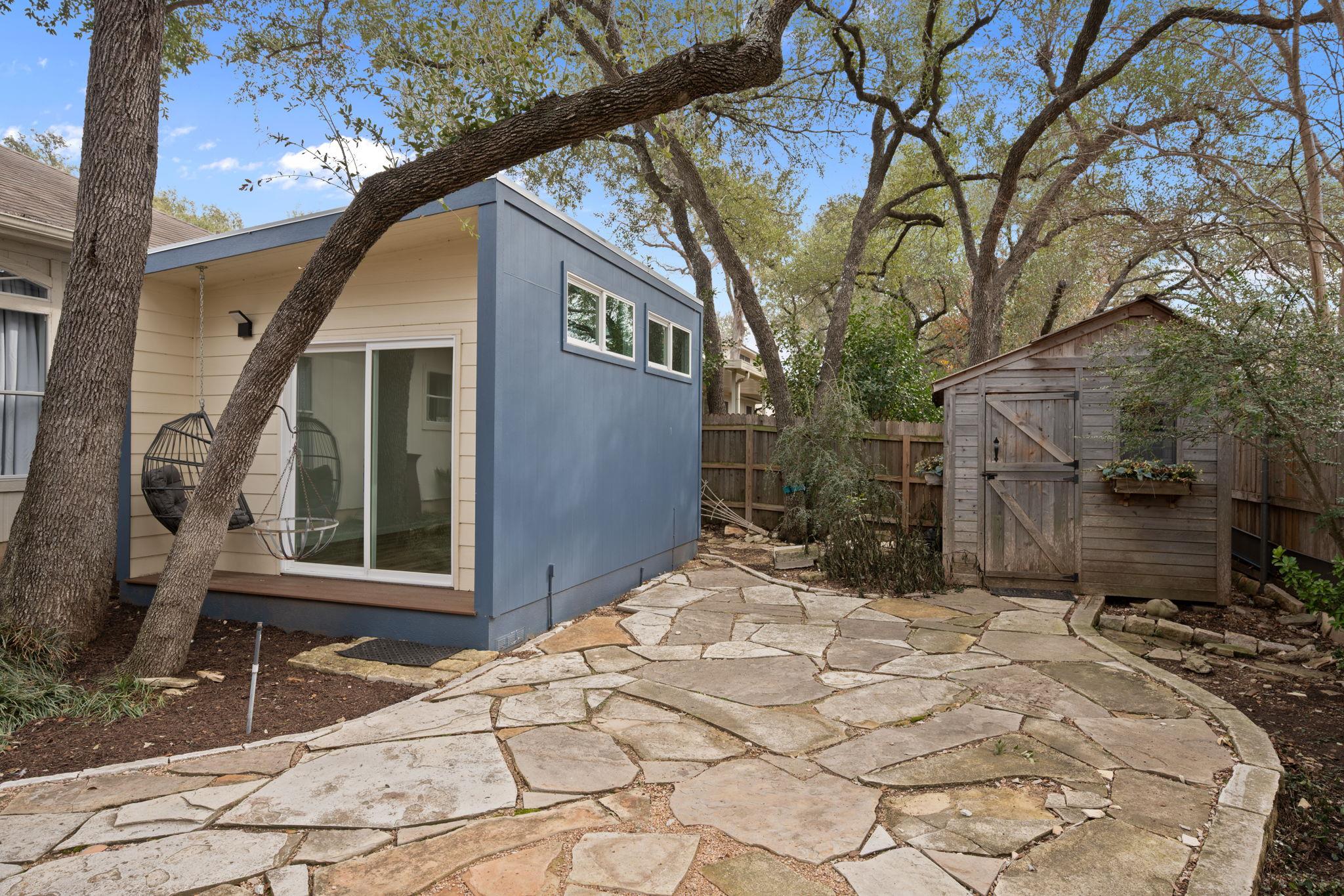 8121 Luling Ln, Austin, TX 78729