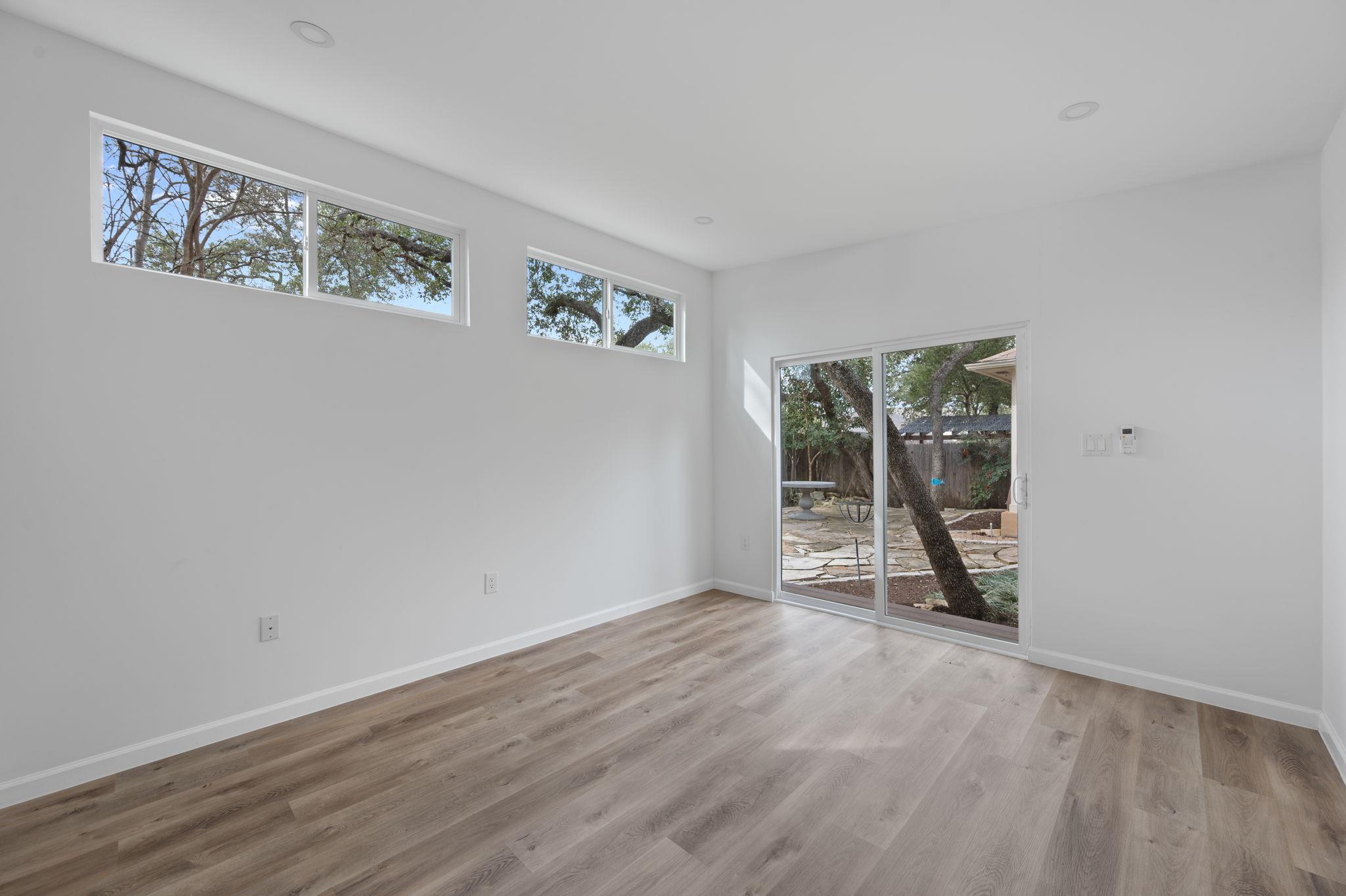 8121 Luling Ln, Austin, TX 78729