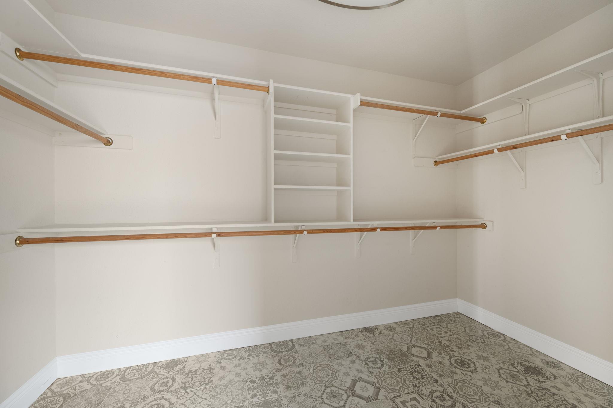 8121 Luling Ln, Austin, TX 78729