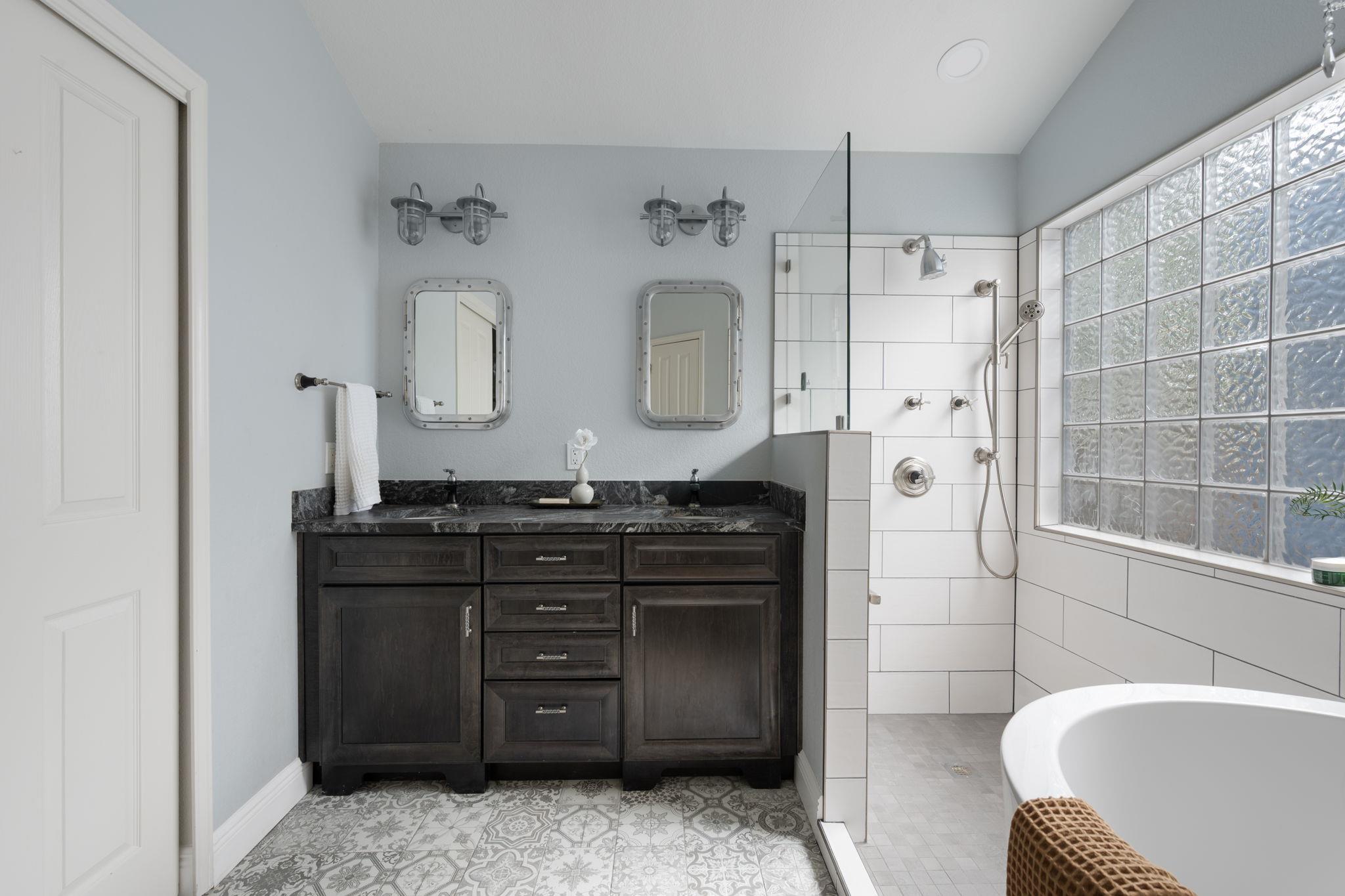 8121 Luling Ln, Austin, TX 78729