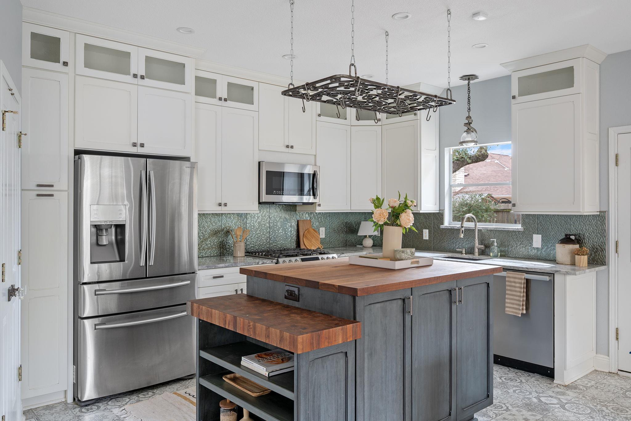 8121 Luling Ln, Austin, TX 78729