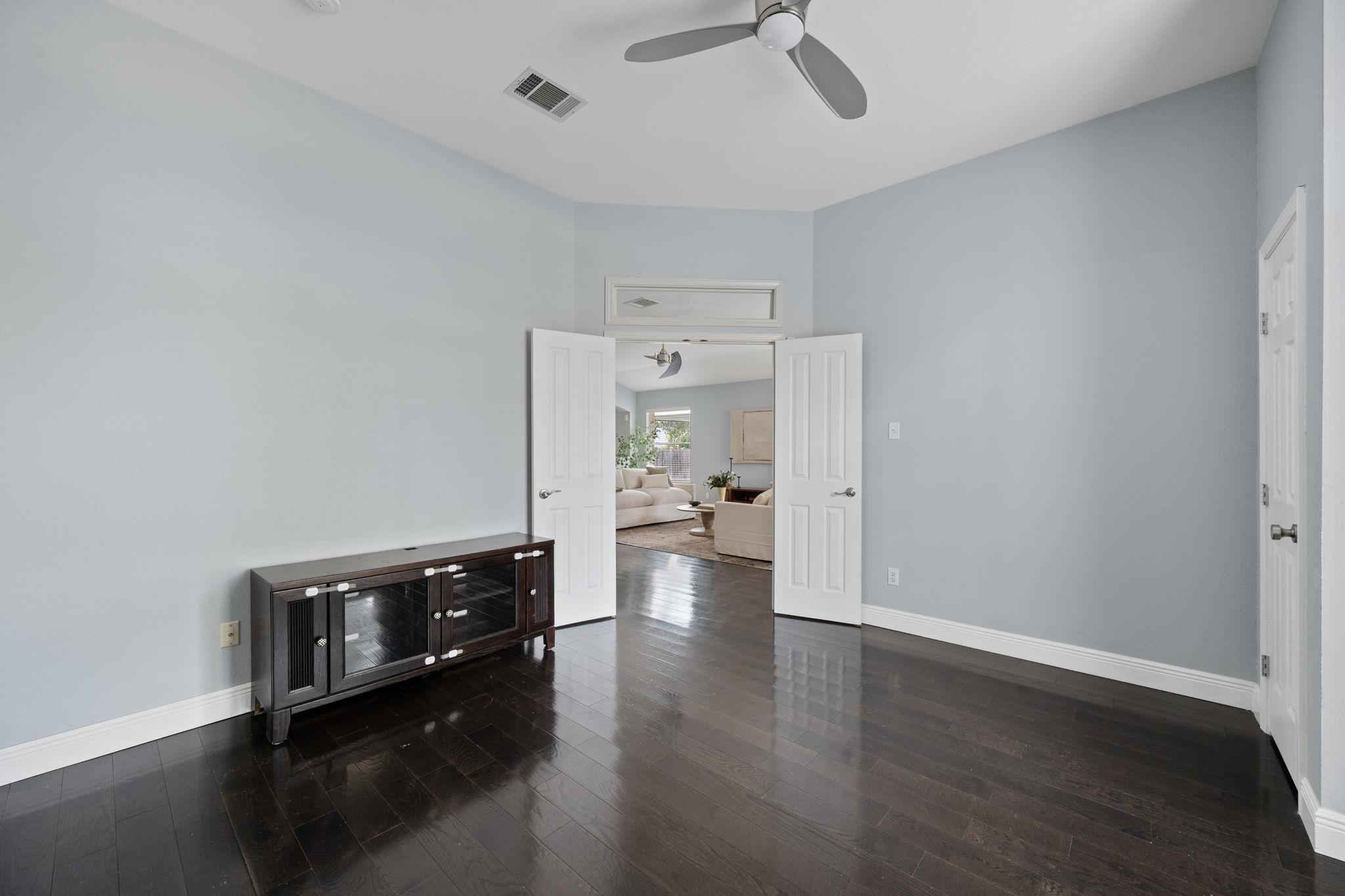 8121 Luling Ln, Austin, TX 78729