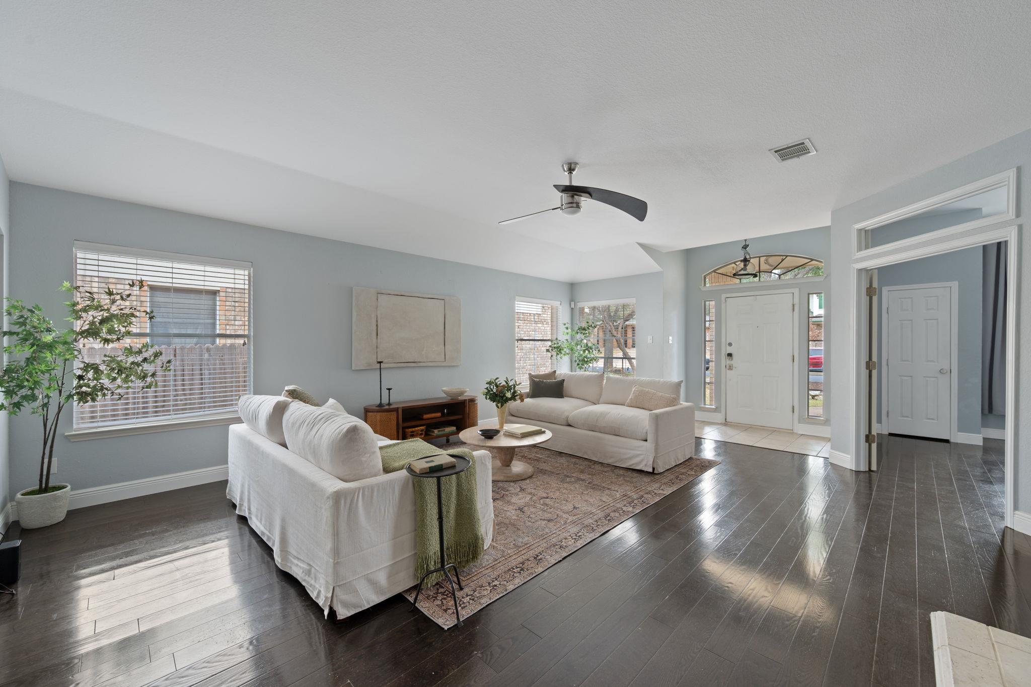 8121 Luling Ln, Austin, TX 78729