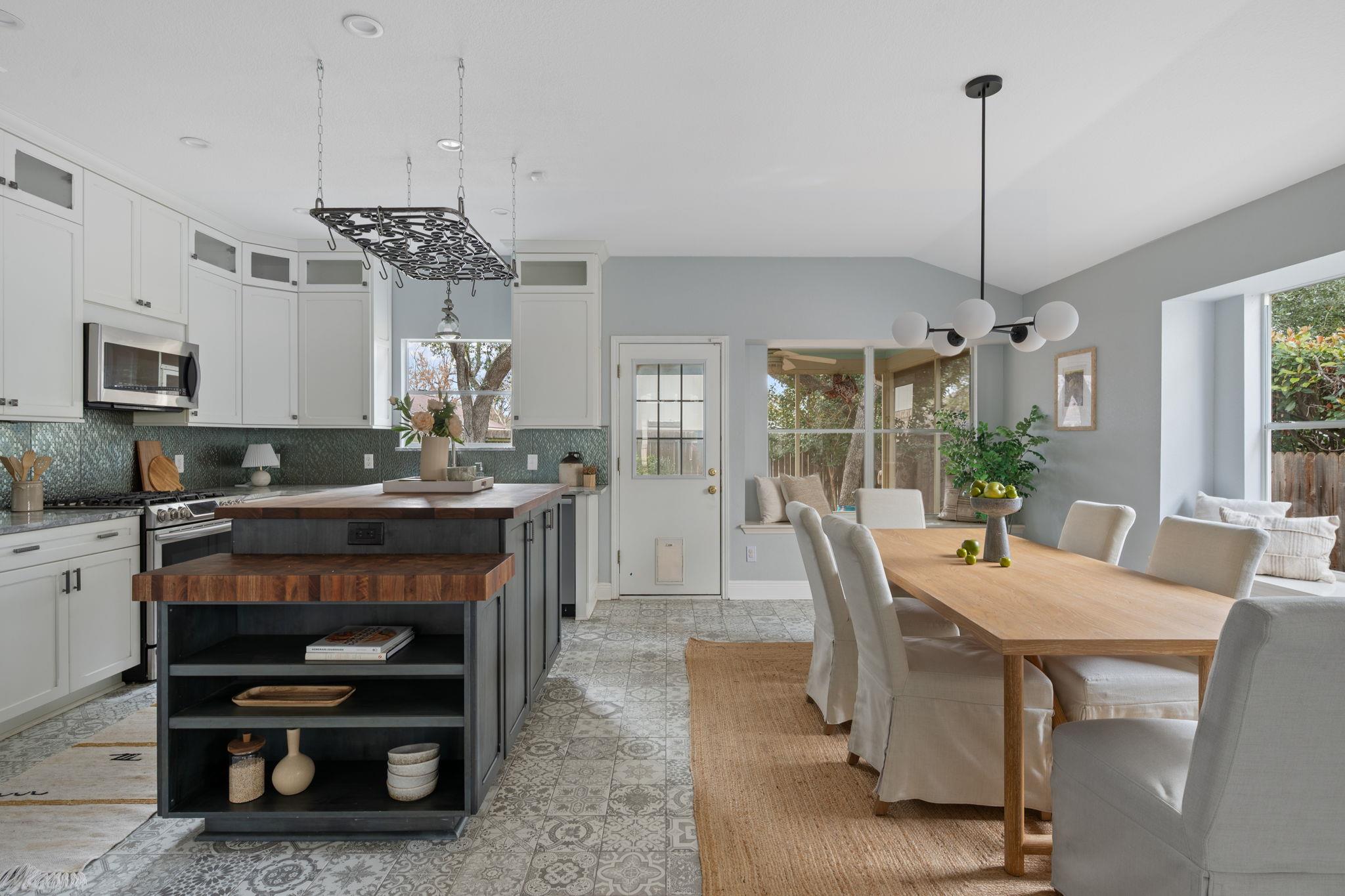 8121 Luling Ln, Austin, TX 78729