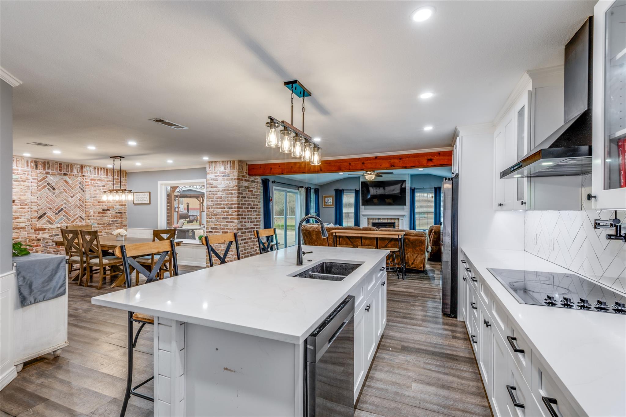 168 Still Forest Dr, Cedar Creek, TX 78612