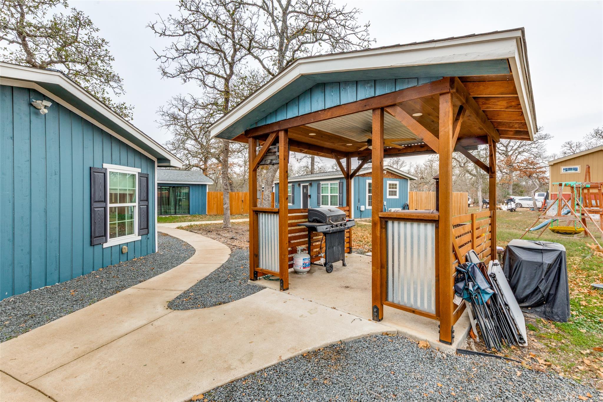 168 Still Forest Dr, Cedar Creek, TX 78612