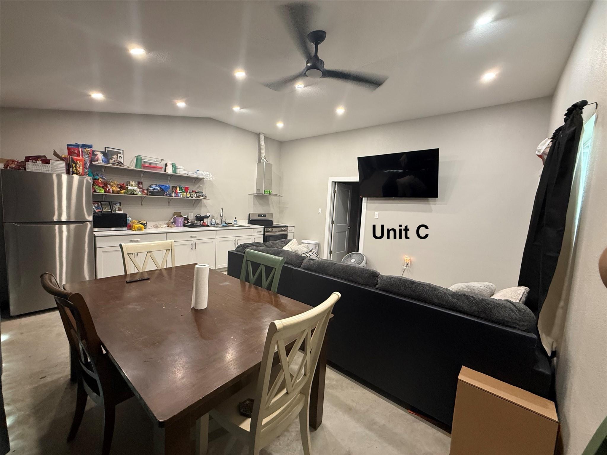 168 Still Forest Dr, Cedar Creek, TX 78612