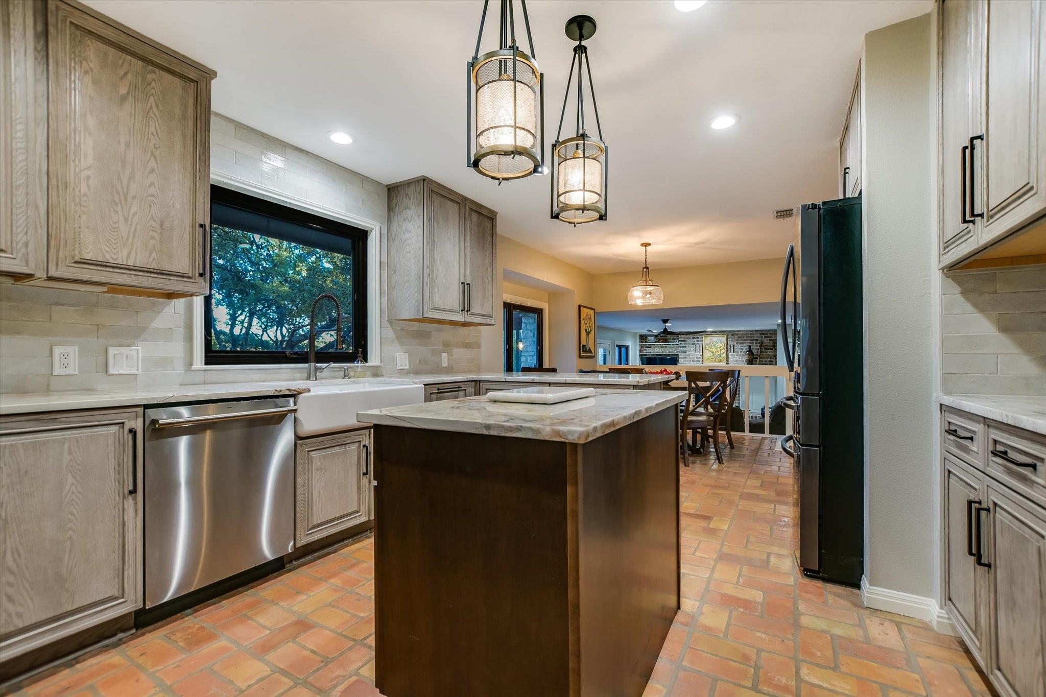 9106 Glenlake Dr, Austin, TX 78730