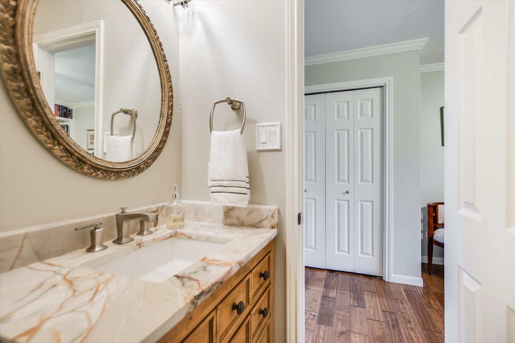 9106 Glenlake Dr, Austin, TX 78730