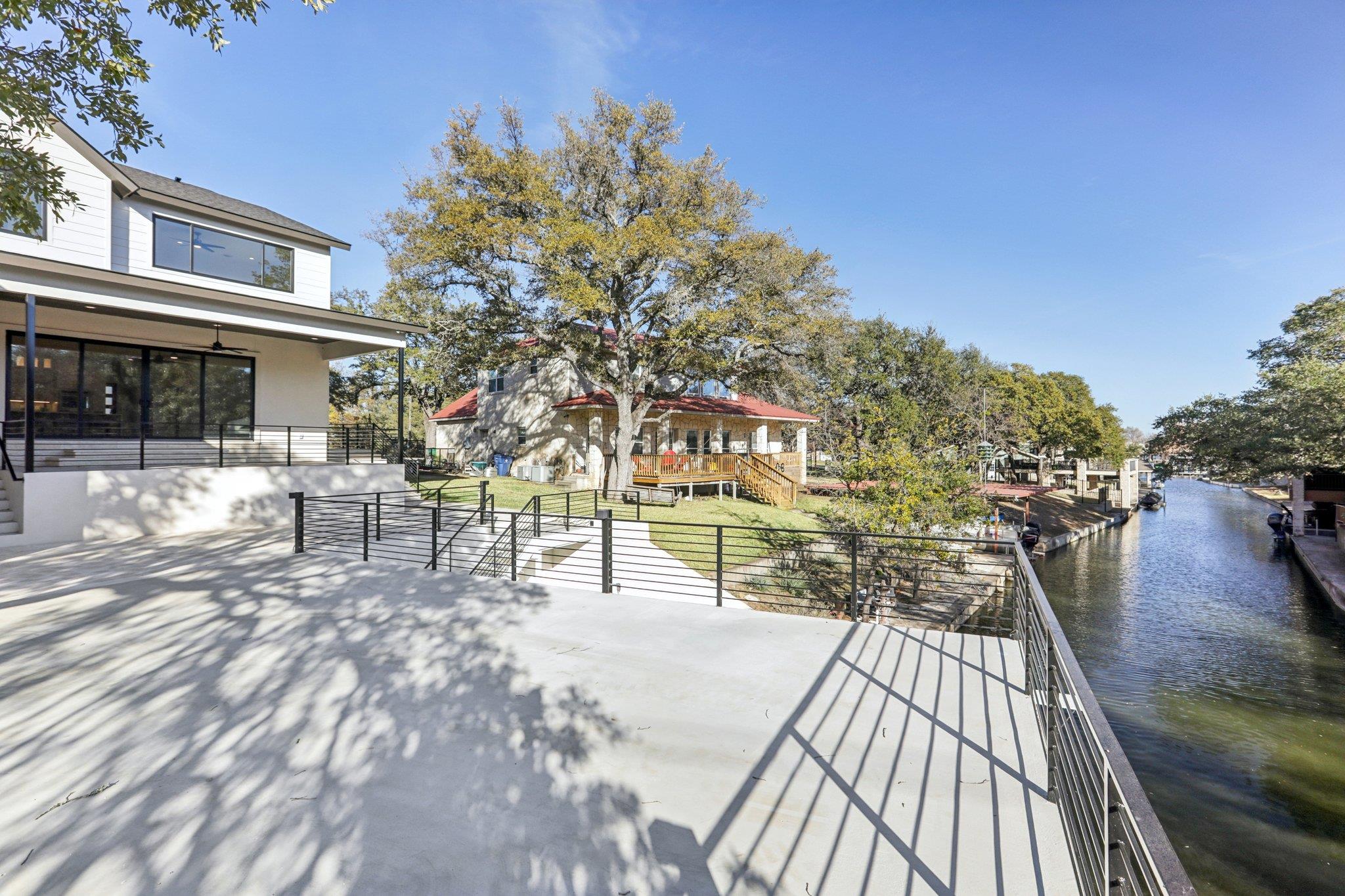 300 Deer Dr, Sunrise Beach Village, TX 78643