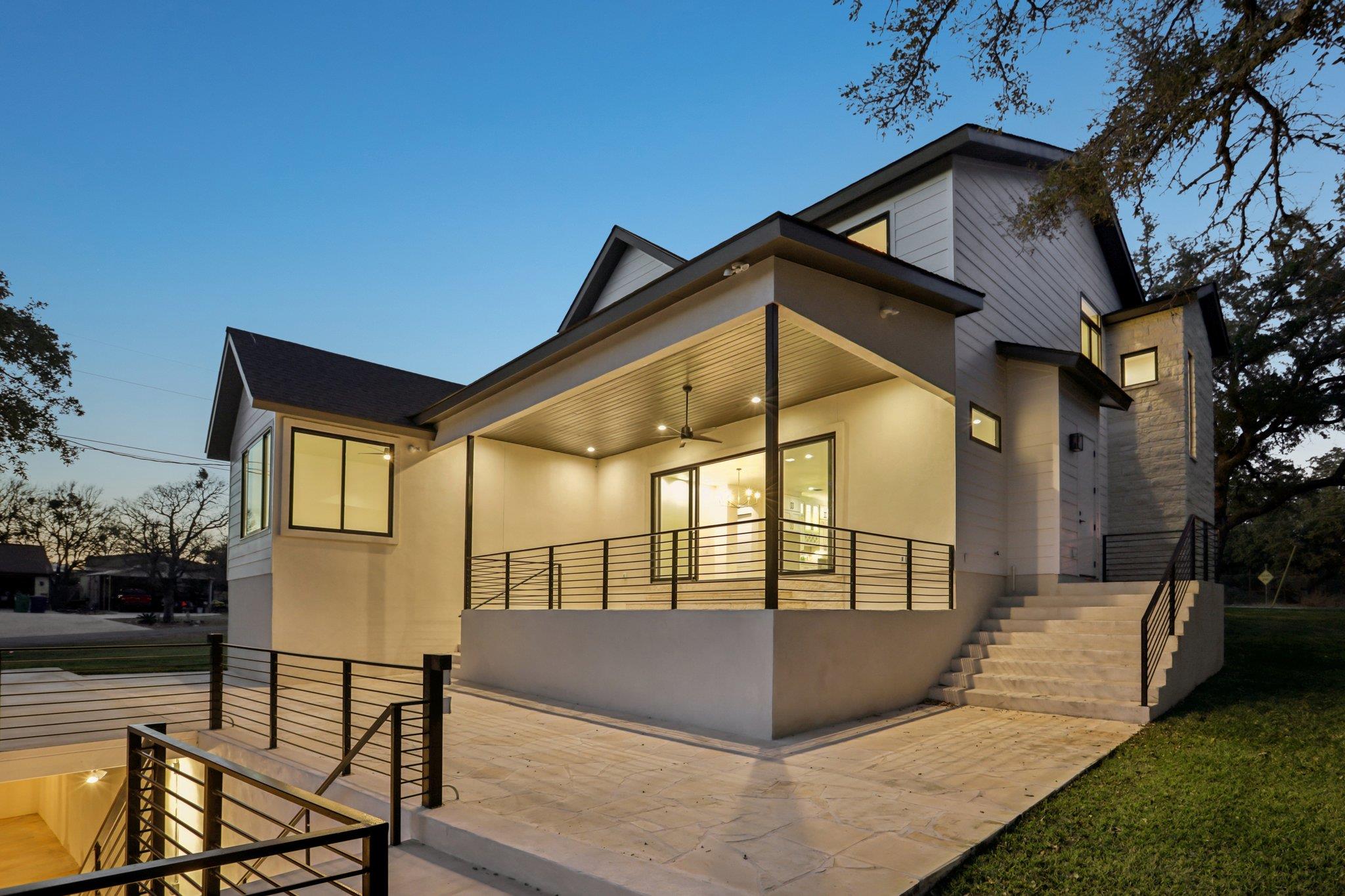 300 Deer Dr, Sunrise Beach Village, TX 78643