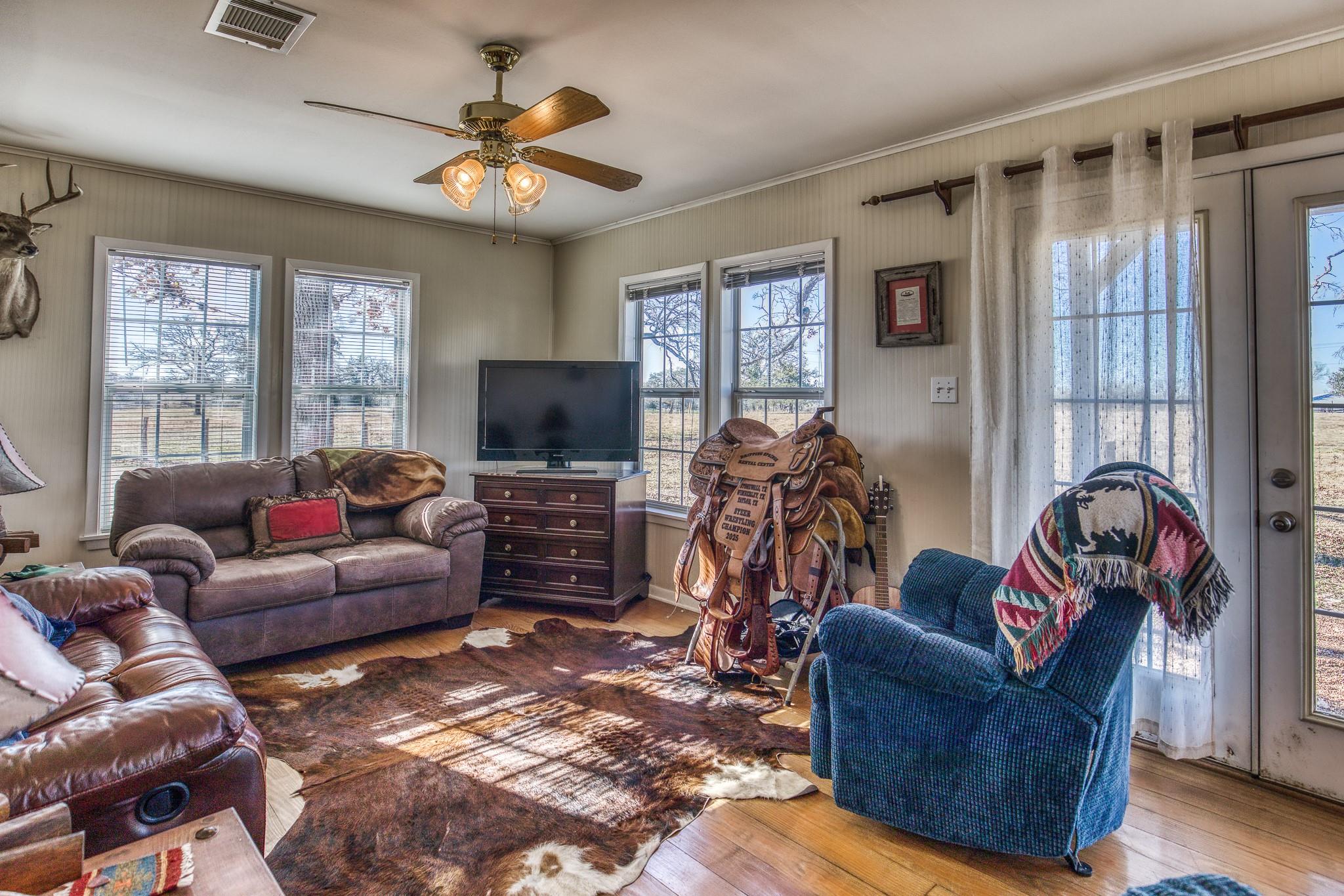 9354 Fm-2780, Burton, TX 77835