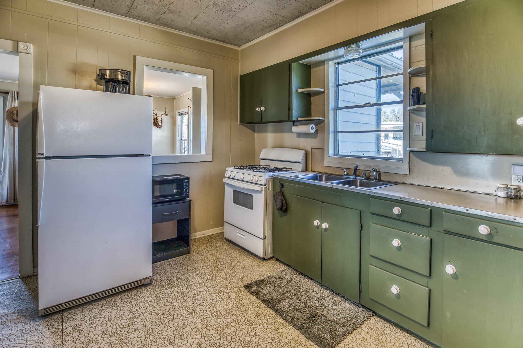 9354 Fm-2780, Burton, TX 77835