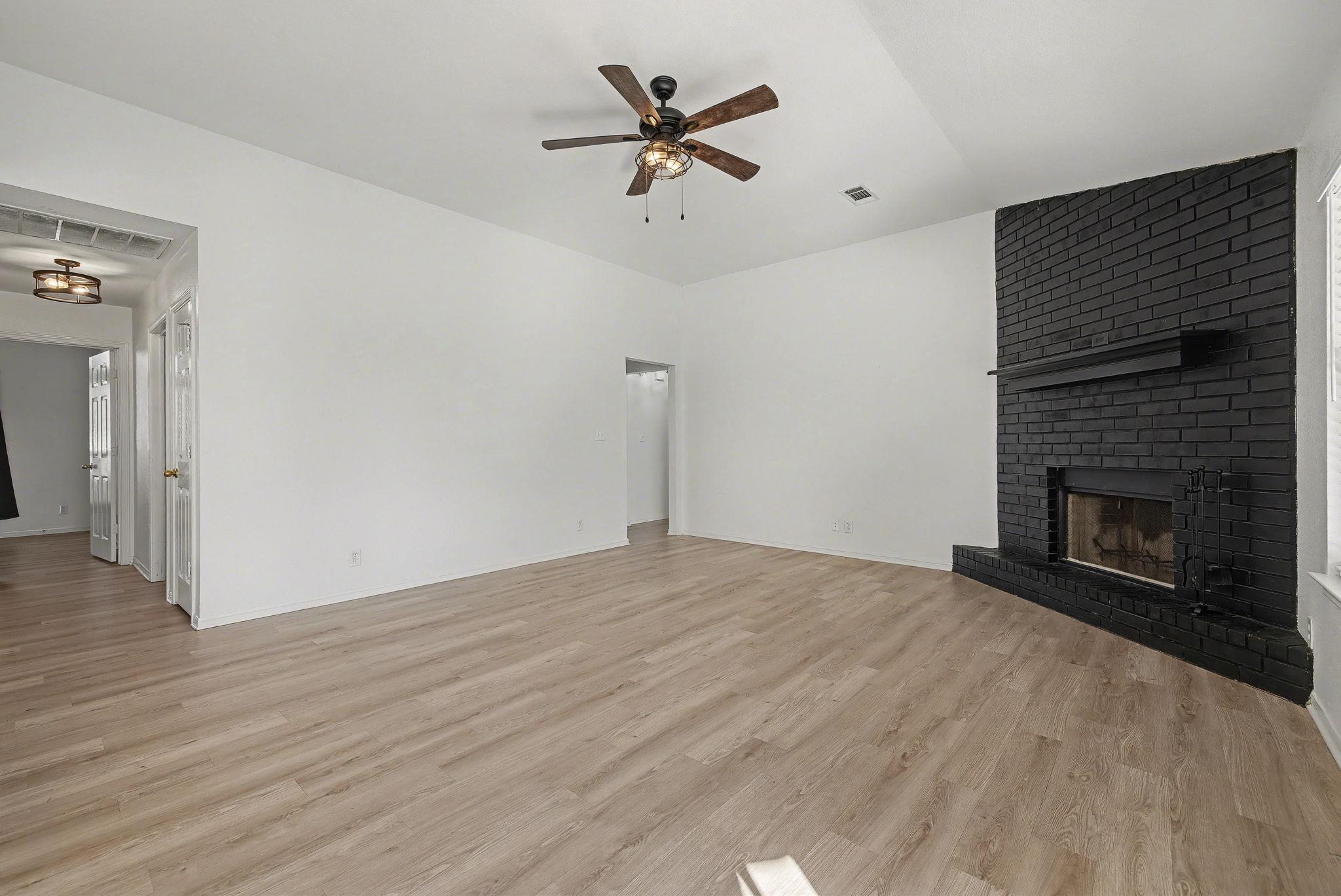 1101 E Johnson St, Burnet, TX 78611