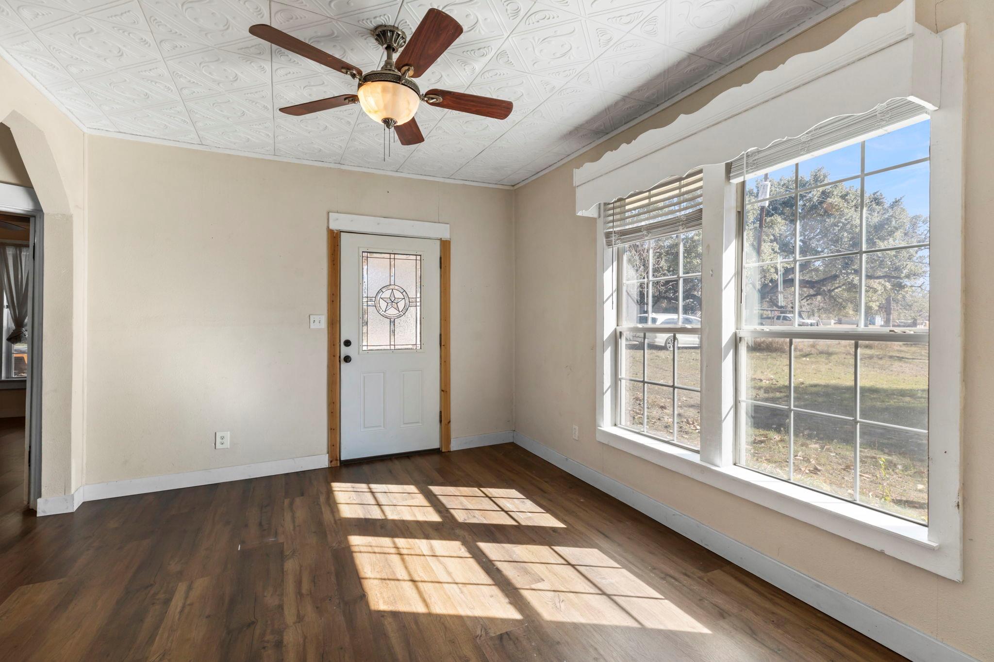 92 Sunrise St, Lytton Springs, TX 78616