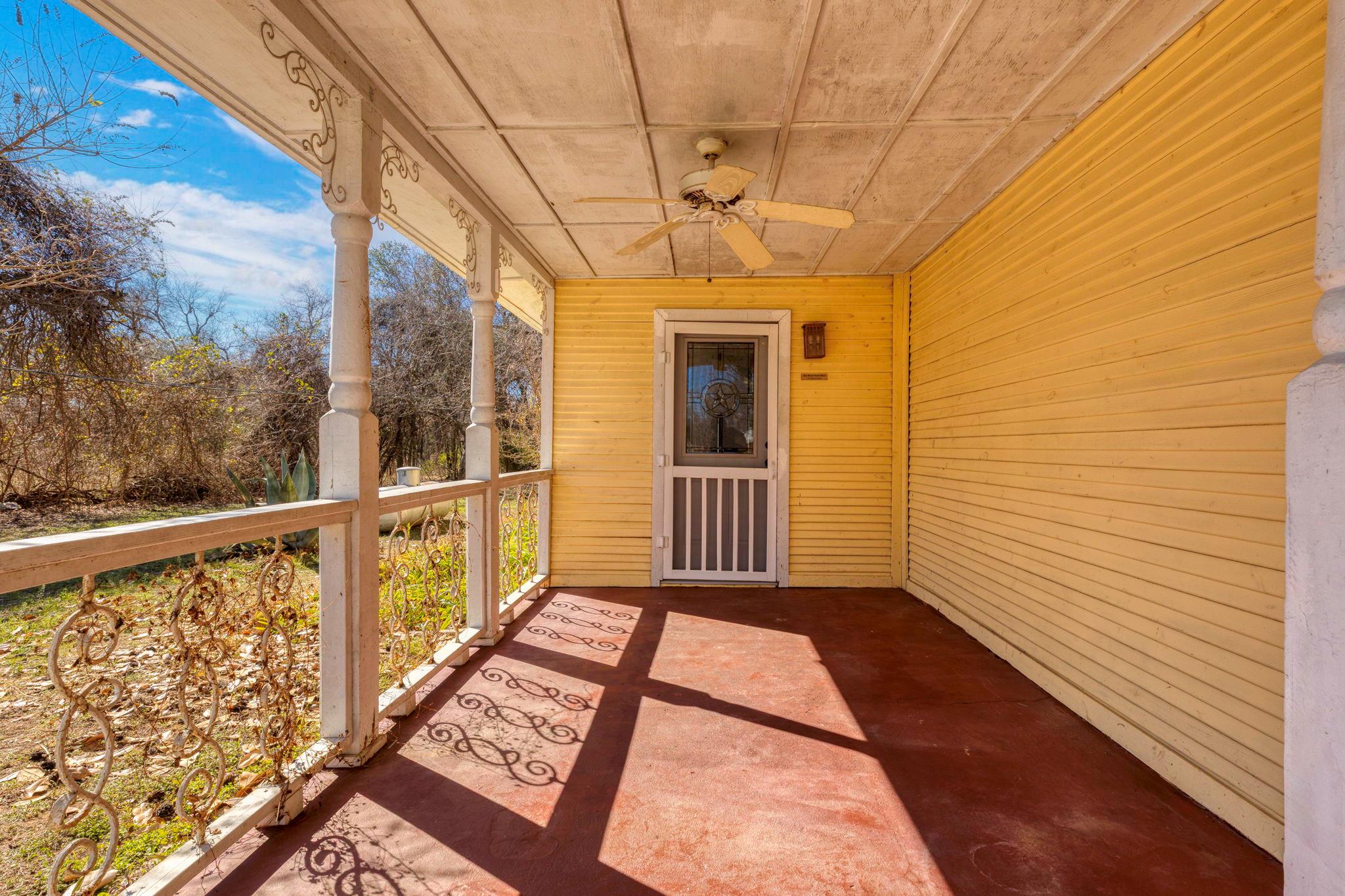 92 Sunrise St, Lytton Springs, TX 78616